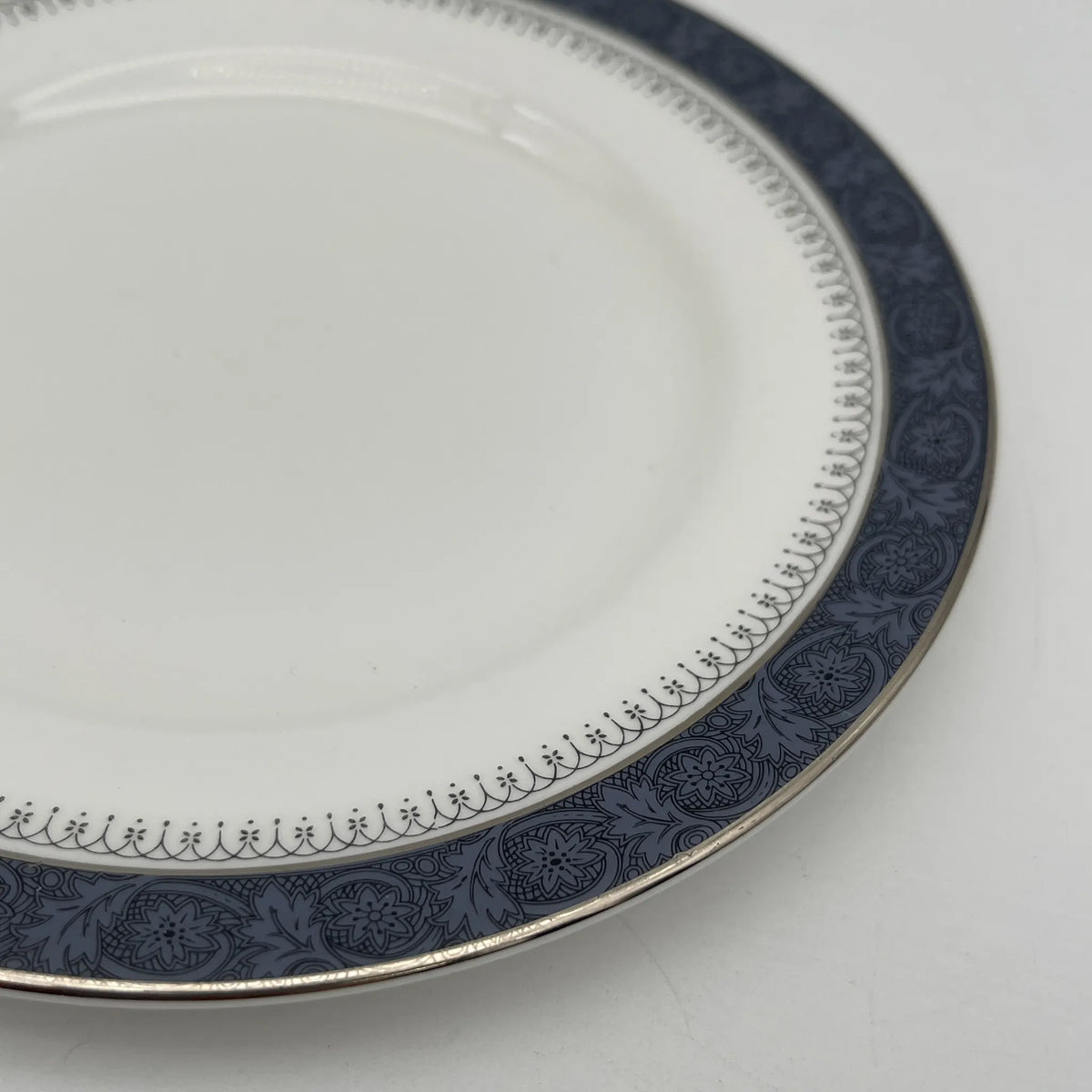 Royal Doulton / Trio 2P + Spare Saucer / Sherbrooke / 1970-1990s / Fine Bone China / England / Cup and saucer, silver, acanthus, blue, Western tableware, 2-piece set / [Vintage]
