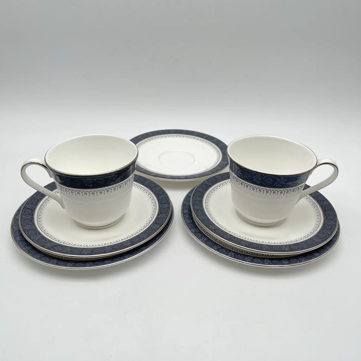 Royal Doulton / Trio 2P + Spare Saucer / Sherbrooke / 1970-1990s / Fine Bone China / England / Cup and saucer, silver, acanthus, blue, Western tableware, 2-piece set / [Vintage]