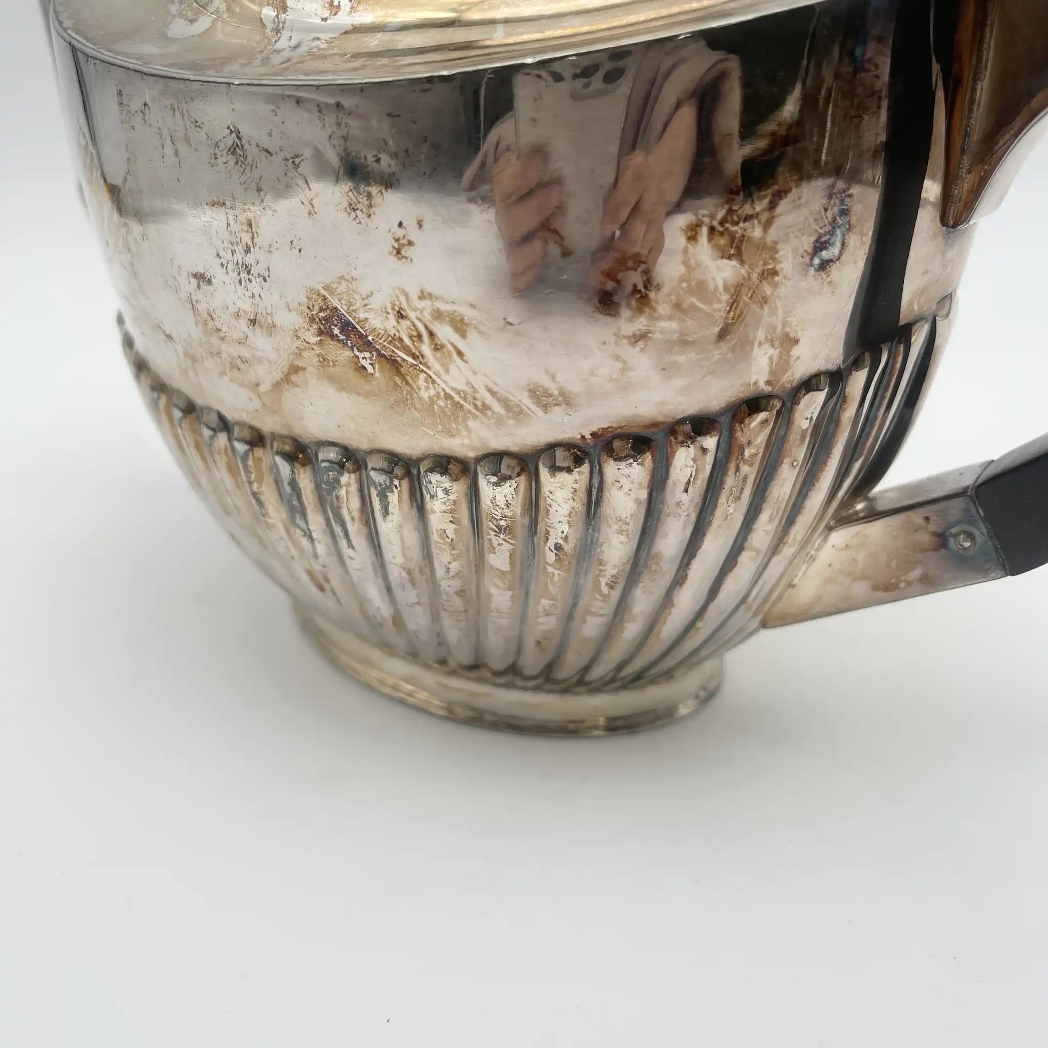 [Antique] Teapot / Estimated early 20C / Silver plate / England / EPBM, fluting