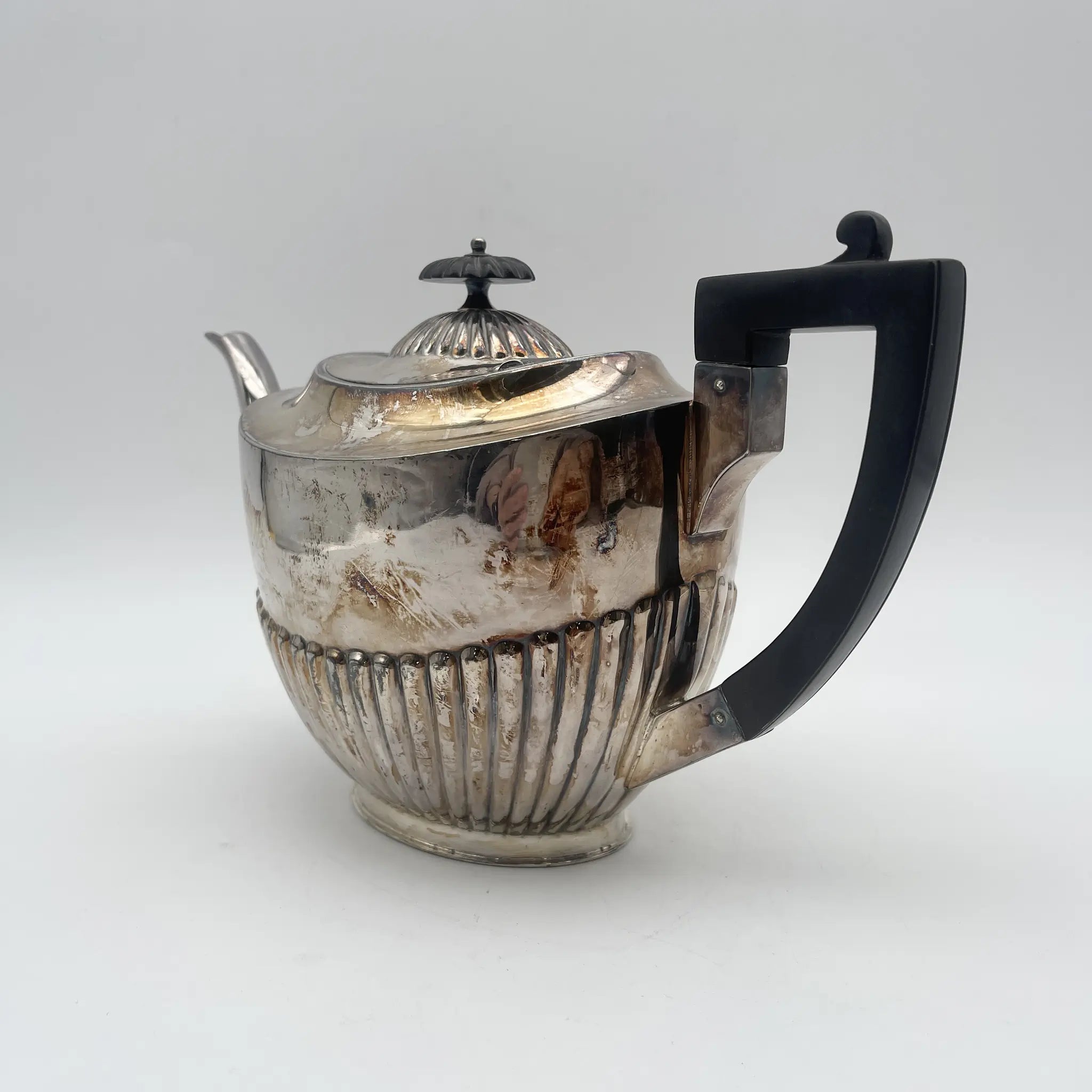 【アンティーク】 ティーポット / 20世紀初頭 (推定) / シルバープレート / イギリス / EPBM, フルーティング