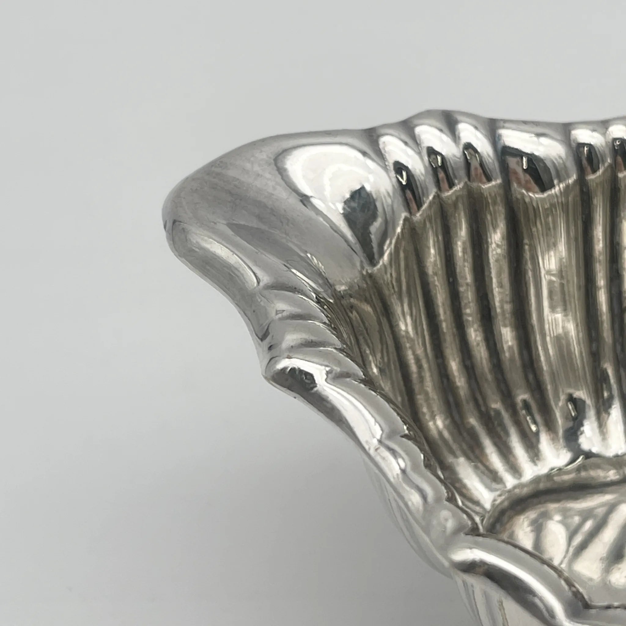 [Antique] Source boat / Daniel & Arter / Estimated early 20C / Silver plate / England / EPNS, scalloped edge, fluting