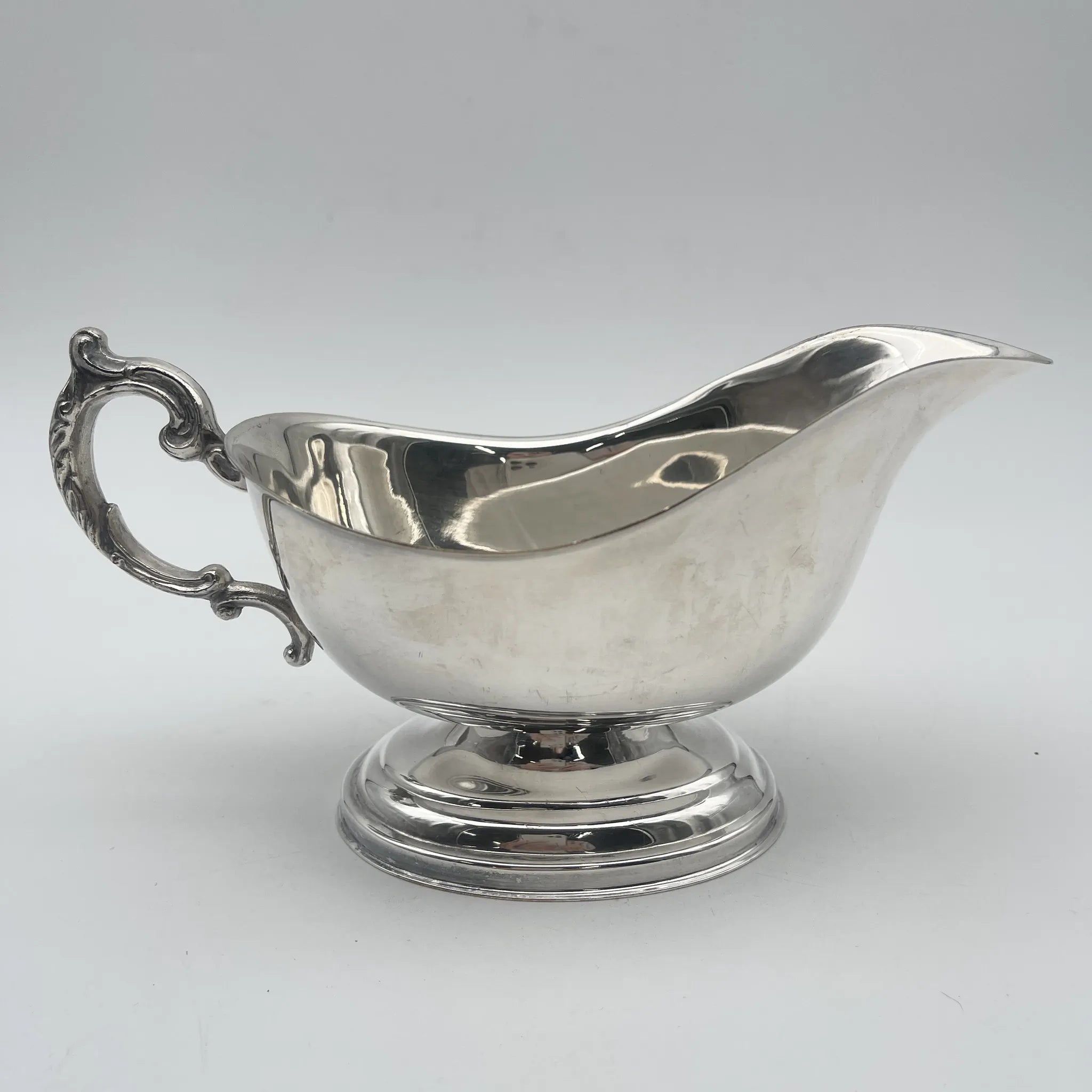 【复古】灰船(sauciere / sauce boat) / Sheridan Silver（谢里登银）/估计20c中期/银板/美国/ 踏板脚
