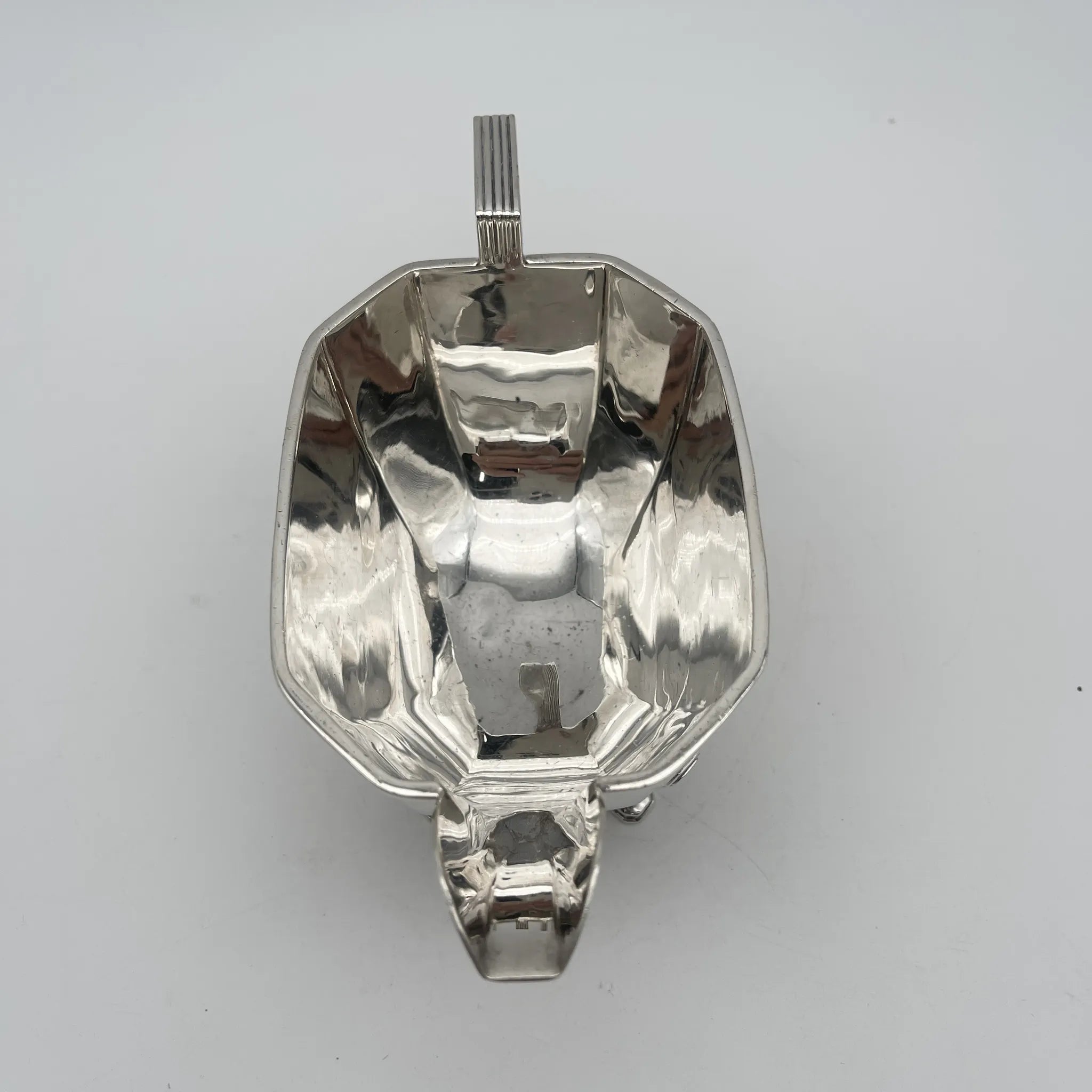 [Vintage] Creamer (milk pitcher) / Art Deco / Estimated 1930s / Silver plate / England / EPNS, with legs, octogonal