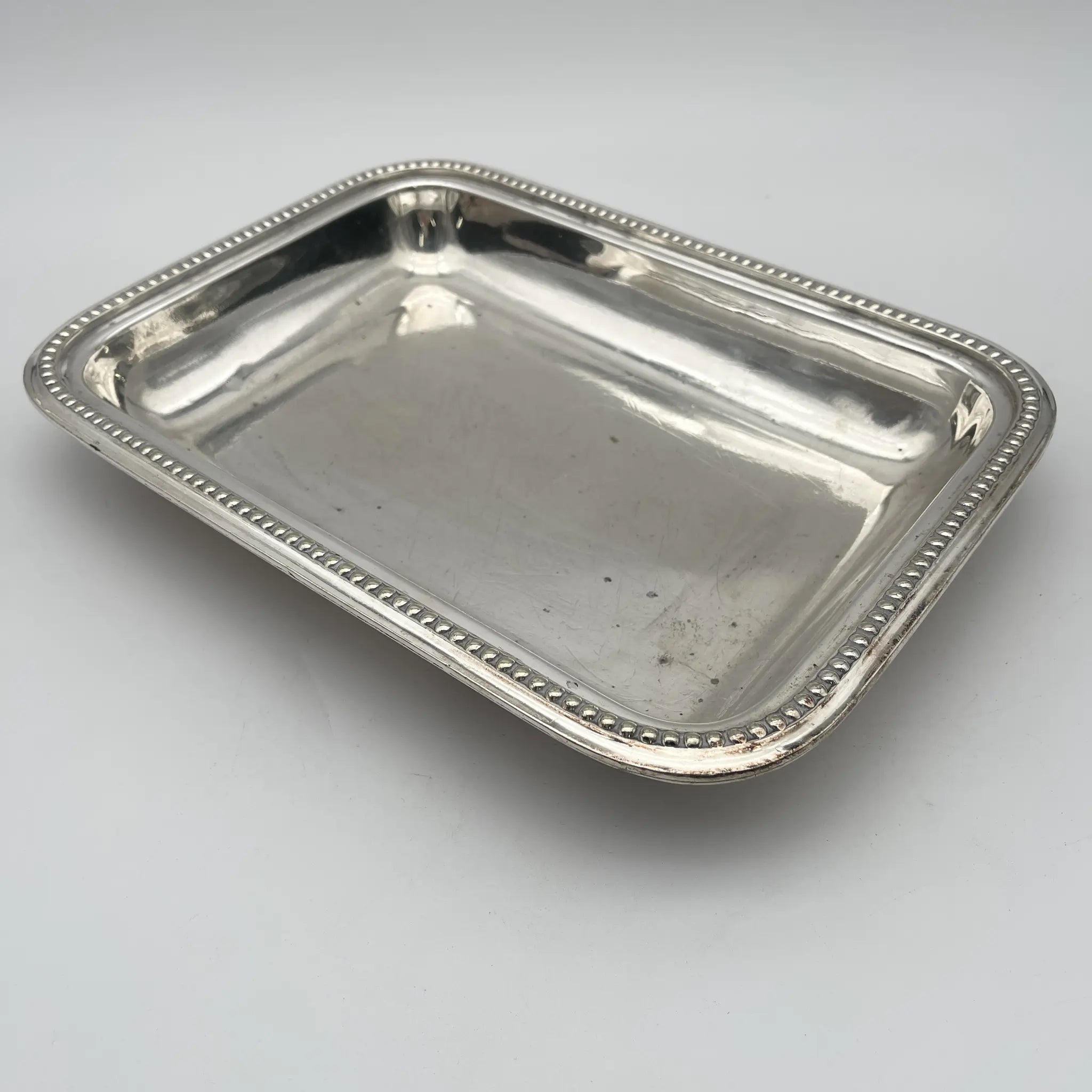 [Antique] Entre dish (large plate with lid) / Estimated early 20C / Silver plate / England / Acanthus, Gadrun, Detachable handle