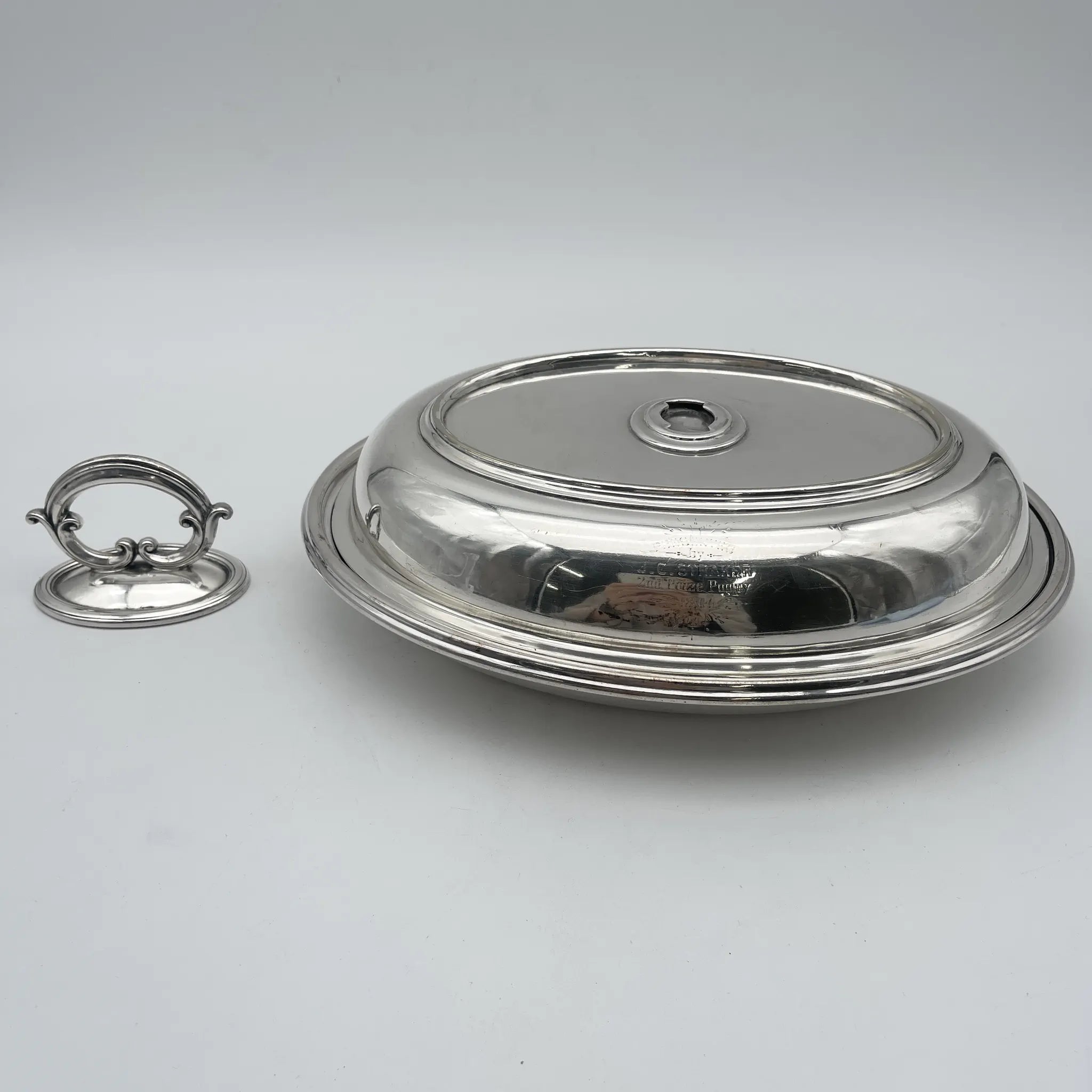 [Antique] Entre dish (platter with lid) / 1894 / Silver plate / England / Acanthus, removable handle