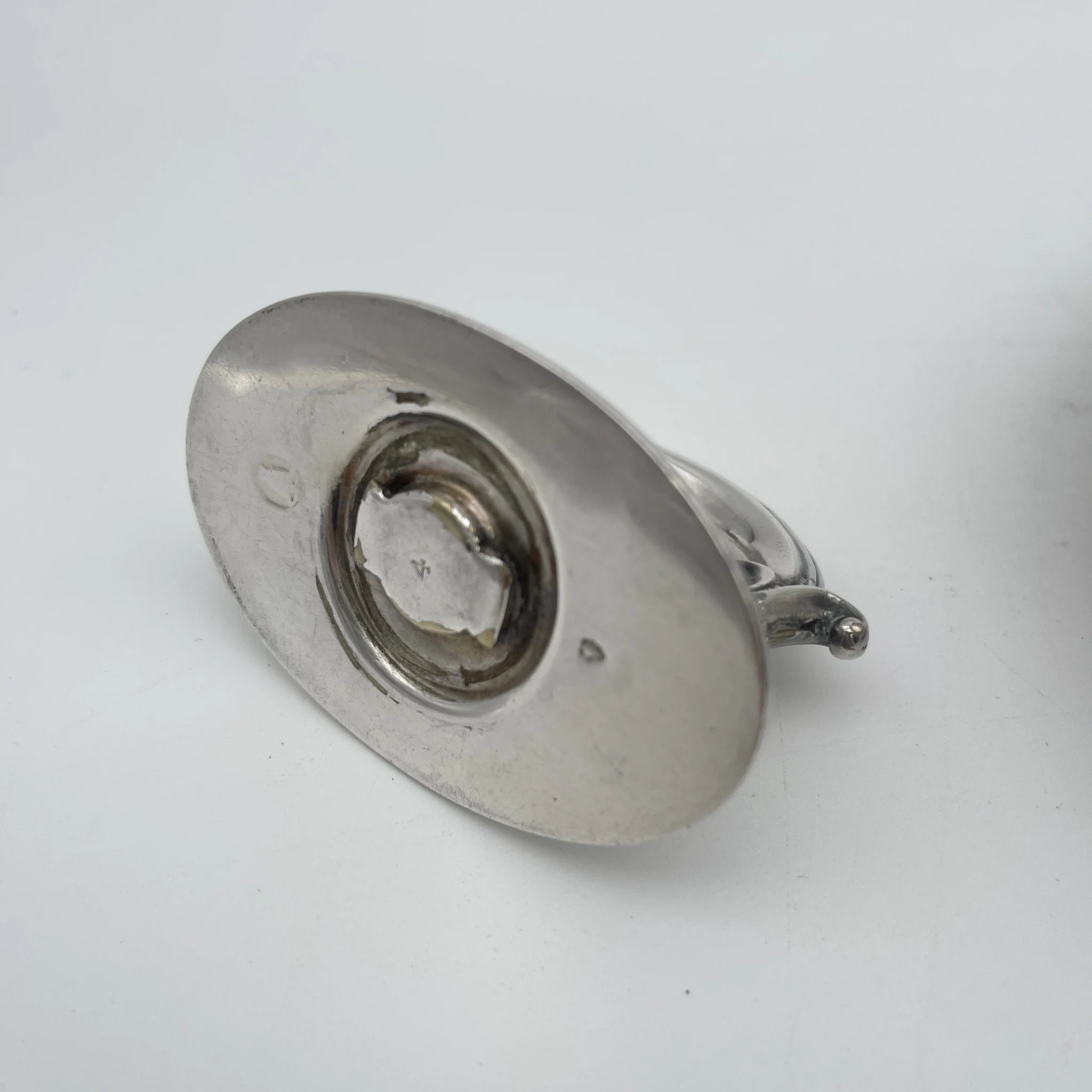 [Antique] Entre dish (platter with lid) / 1894 / Silver plate / England / Acanthus, removable handle