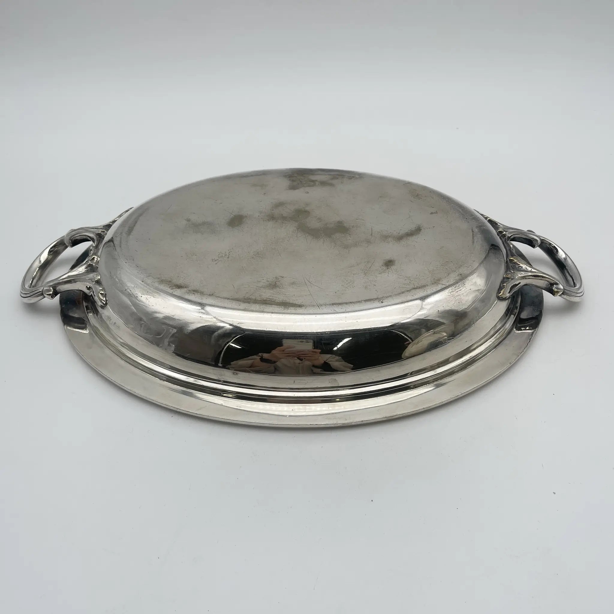 [Antique] Entre dish (large plate with lid) / Estimated early 20C / Silver plate / England / EPNS, removable handle