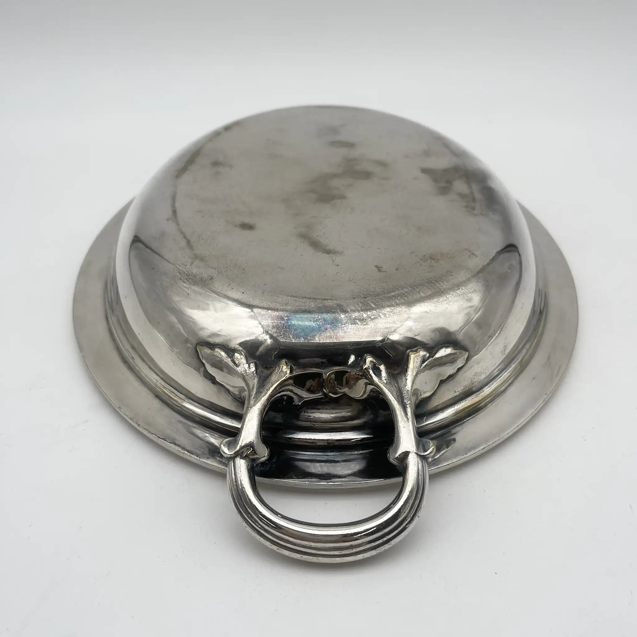 [Antique] Entre dish (large plate with lid) / Estimated early 20C / Silver plate / England / EPNS, removable handle