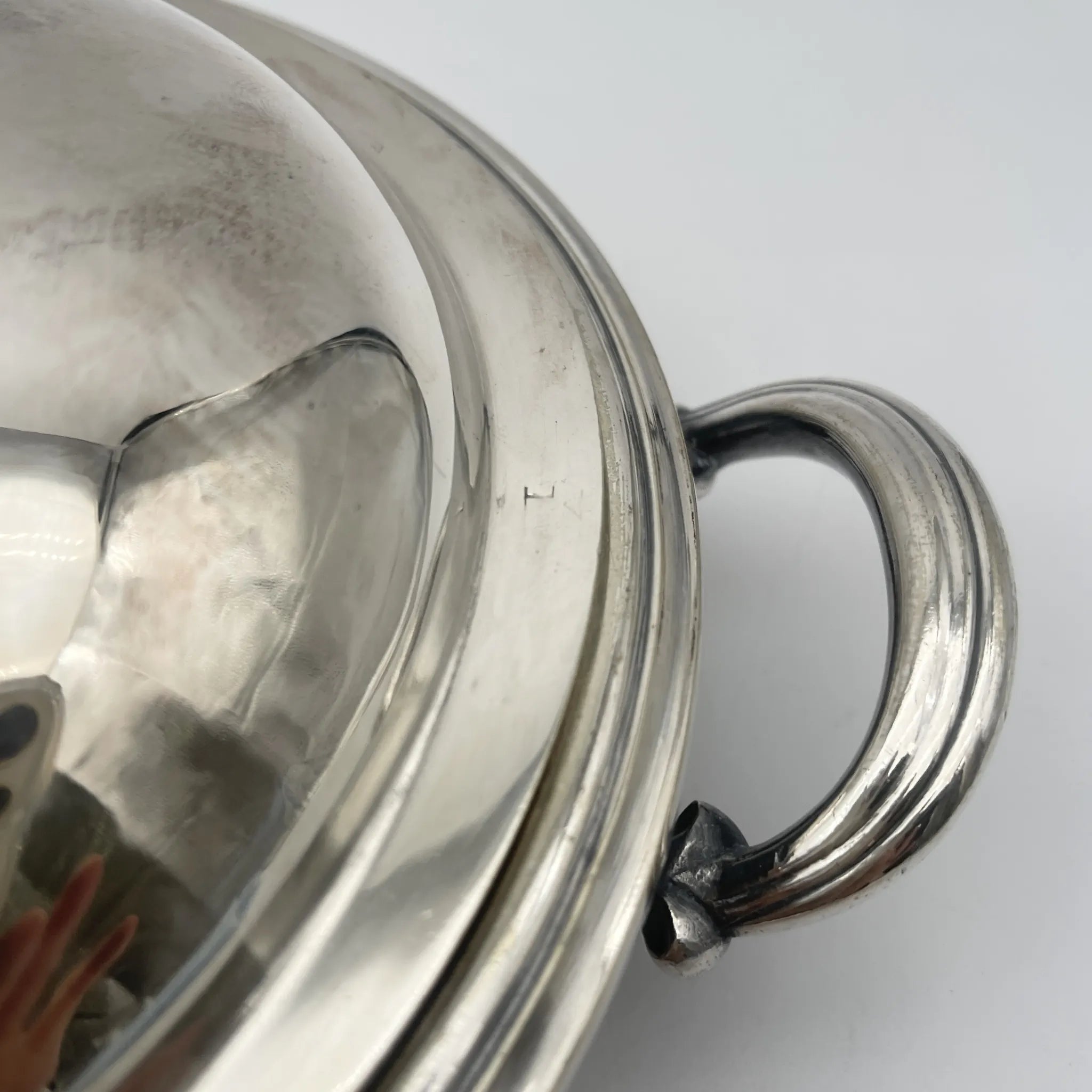 [Antique] Entre dish (large plate with lid) / Estimated early 20C / Silver plate / England / EPNS, removable handle