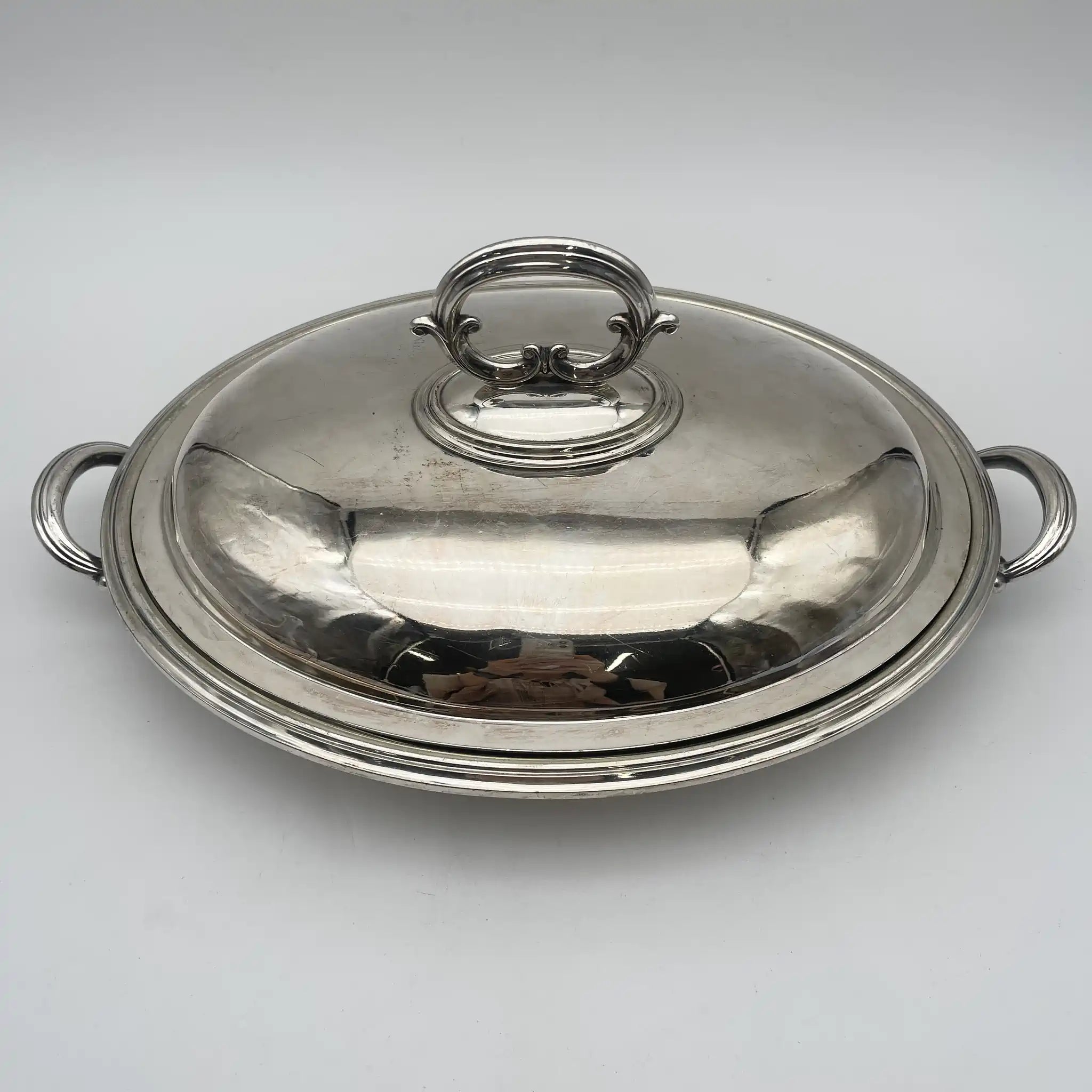 [Antique] Entre dish (large plate with lid) / Estimated early 20C / Silver plate / England / EPNS, removable handle