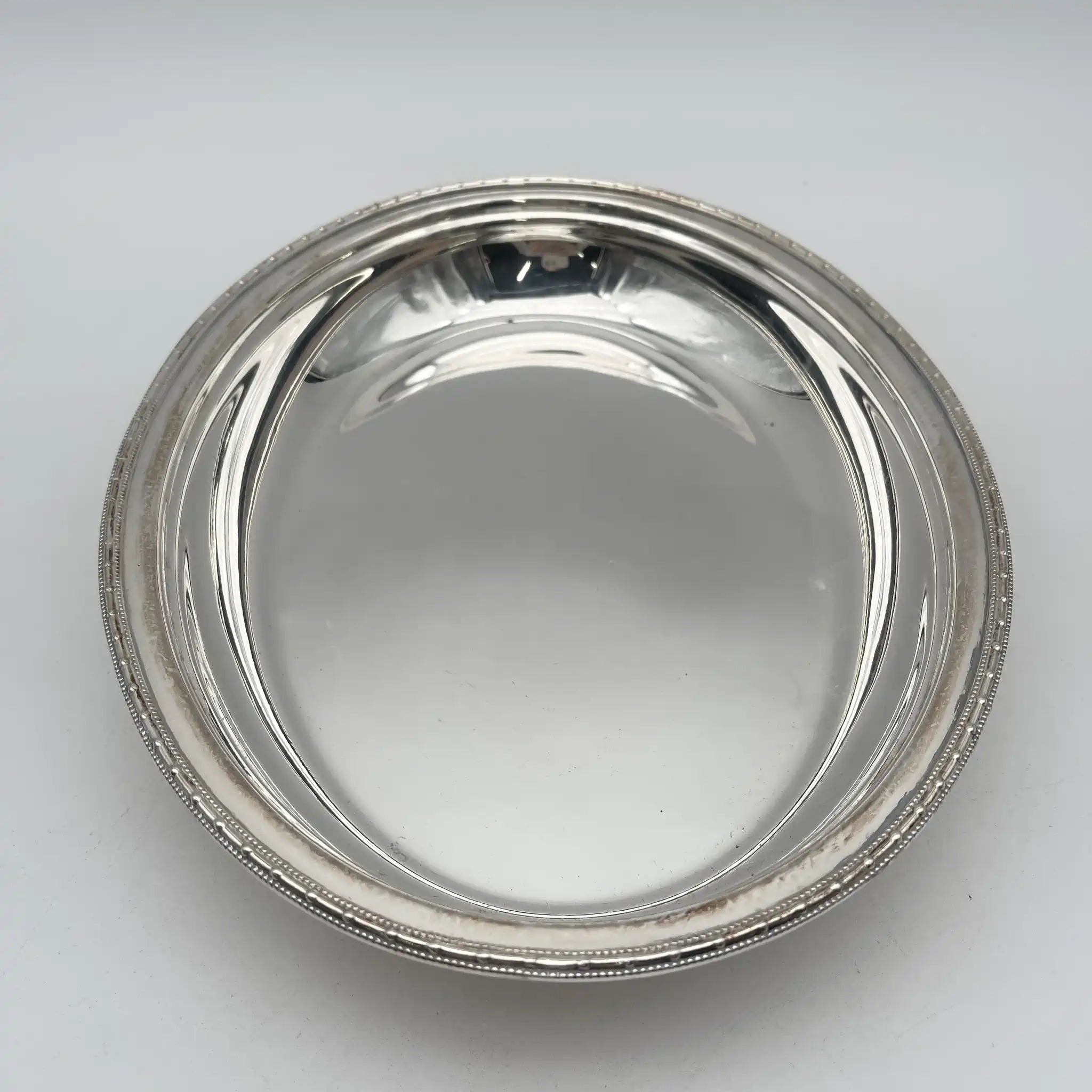 [Vintage] Entre dish (platter with lid) / Walker & Hall / Estimated 1930s / Silver plate / England / Beading