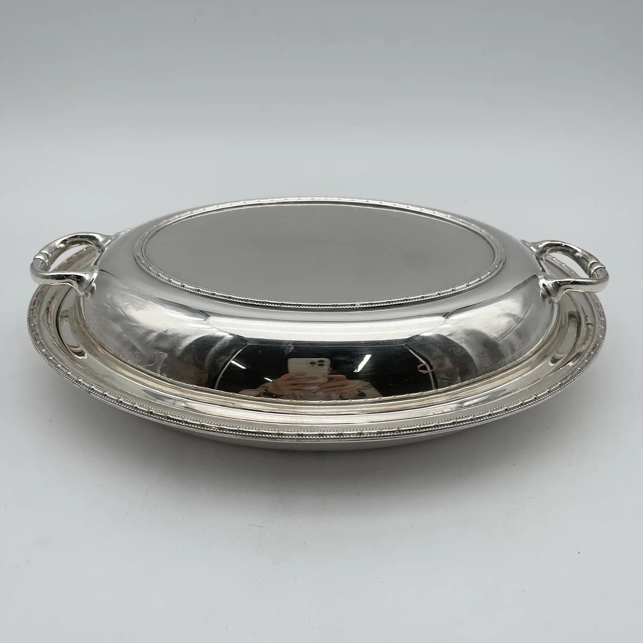 [Vintage] Entre dish (platter with lid) / Walker & Hall / Estimated 1930s / Silver plate / England / Beading