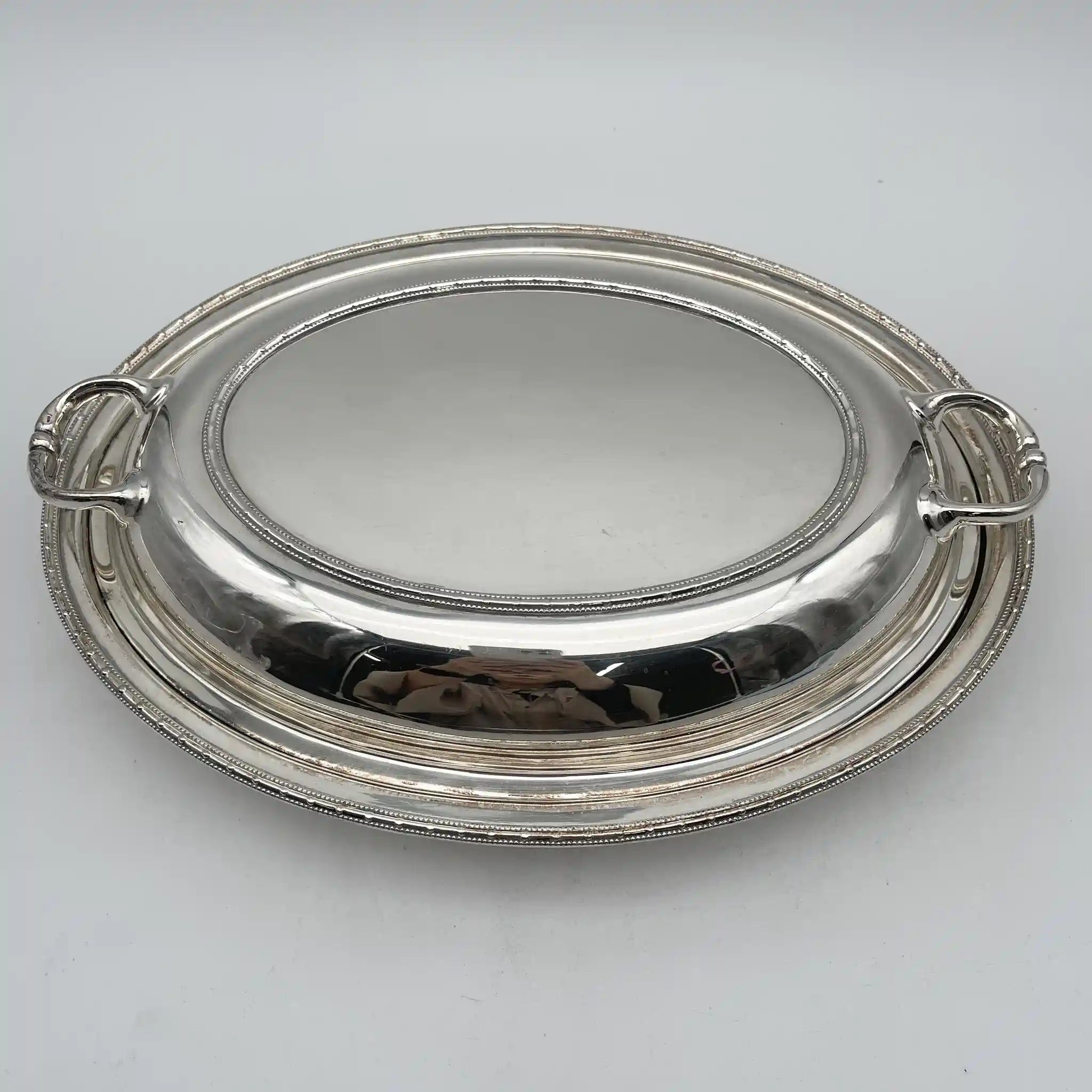 [Vintage] Entre dish (platter with lid) / Walker & Hall / Estimated 1930s / Silver plate / England / Beading