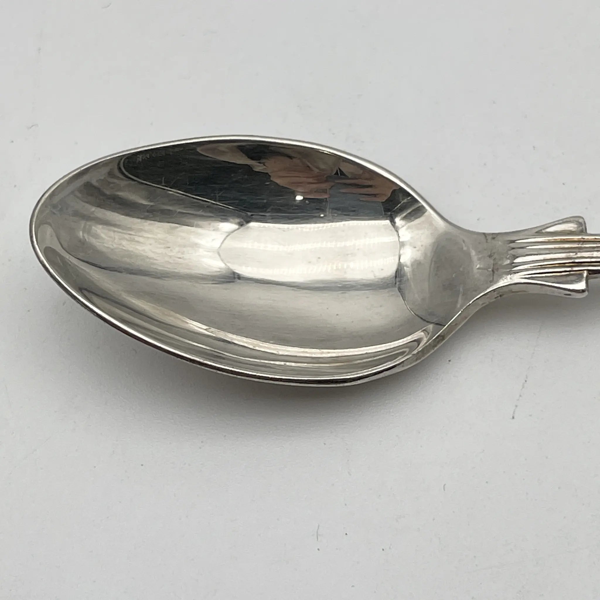 [Vintage] Tea spoon / Estimated mid-20C / Silver plate / UK / EPNS, shell, honeysuckle