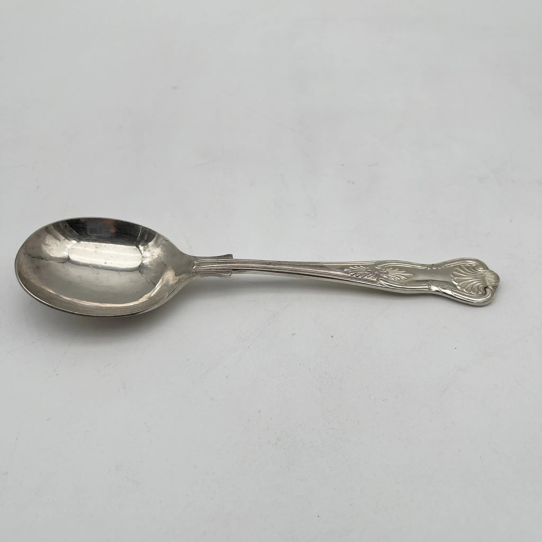 [Vintage] Soup spoon / Estimated mid-20C / Silver plate / England / EPNS, shell, honeysuckle