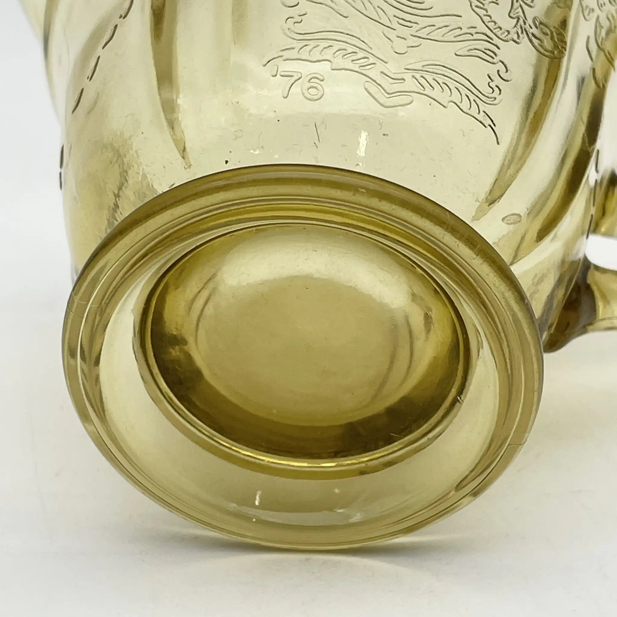[Vintage] Creamer (milk pitcher) / Federal Glass / Madrid / Recollection / 1976 / Glass / America / Depression glass, embossed molding, amber