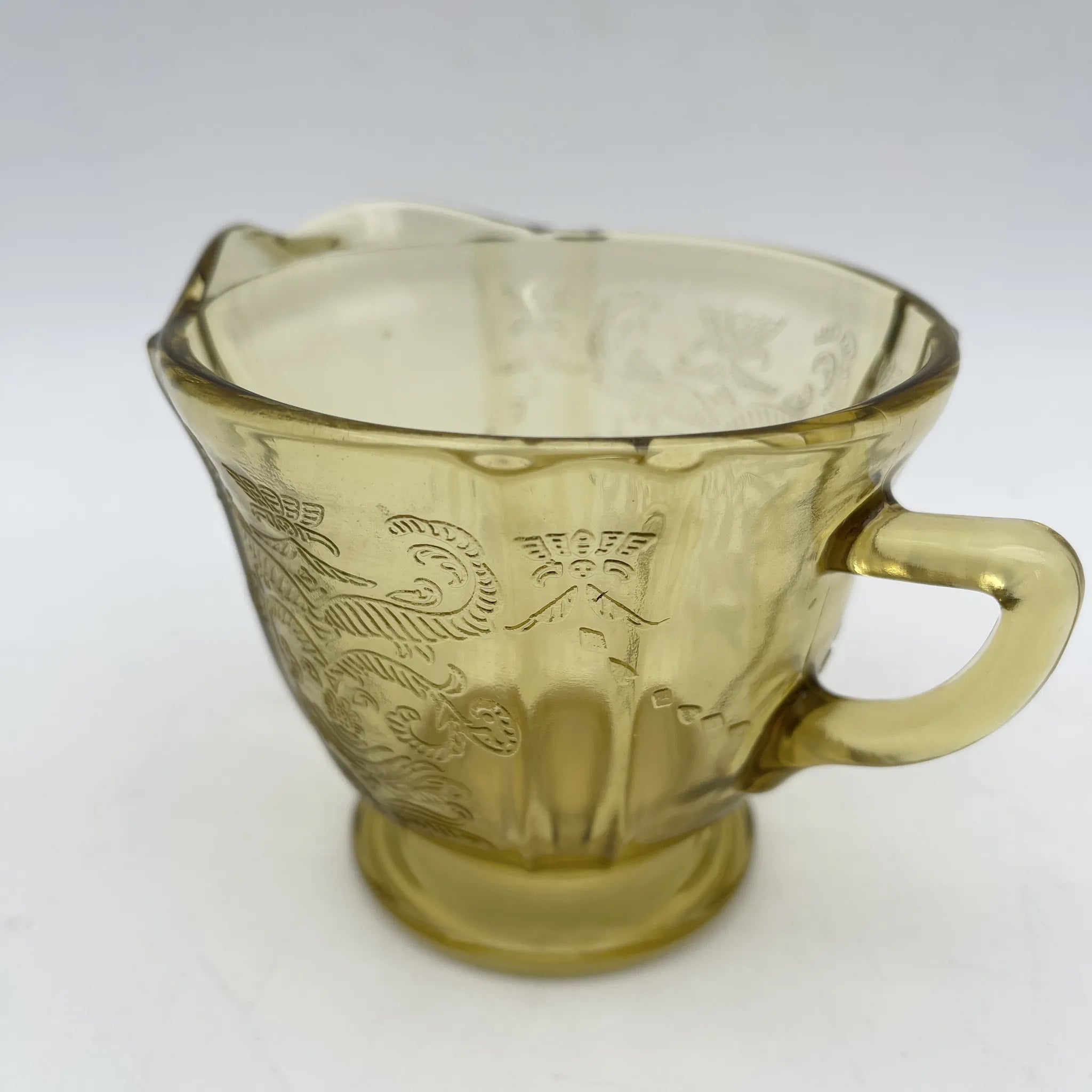 [Vintage] Creamer (milk pitcher) / Federal Glass / Madrid / Recollection / 1976 / Glass / America / Depression glass, embossed molding, amber