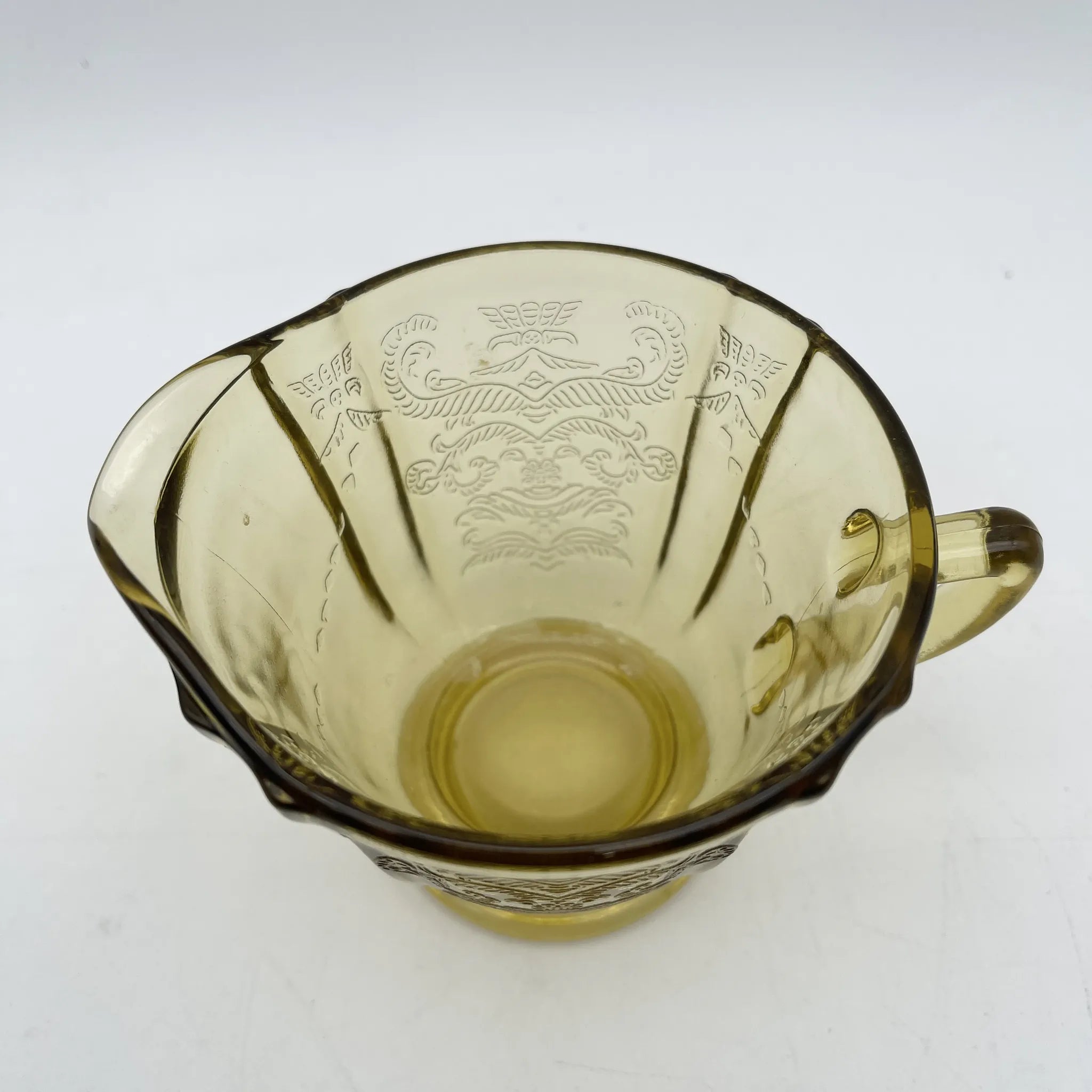 [Vintage] Creamer (milk pitcher) / Federal Glass / Madrid / Recollection / 1976 / Glass / America / Depression glass, embossed molding, amber