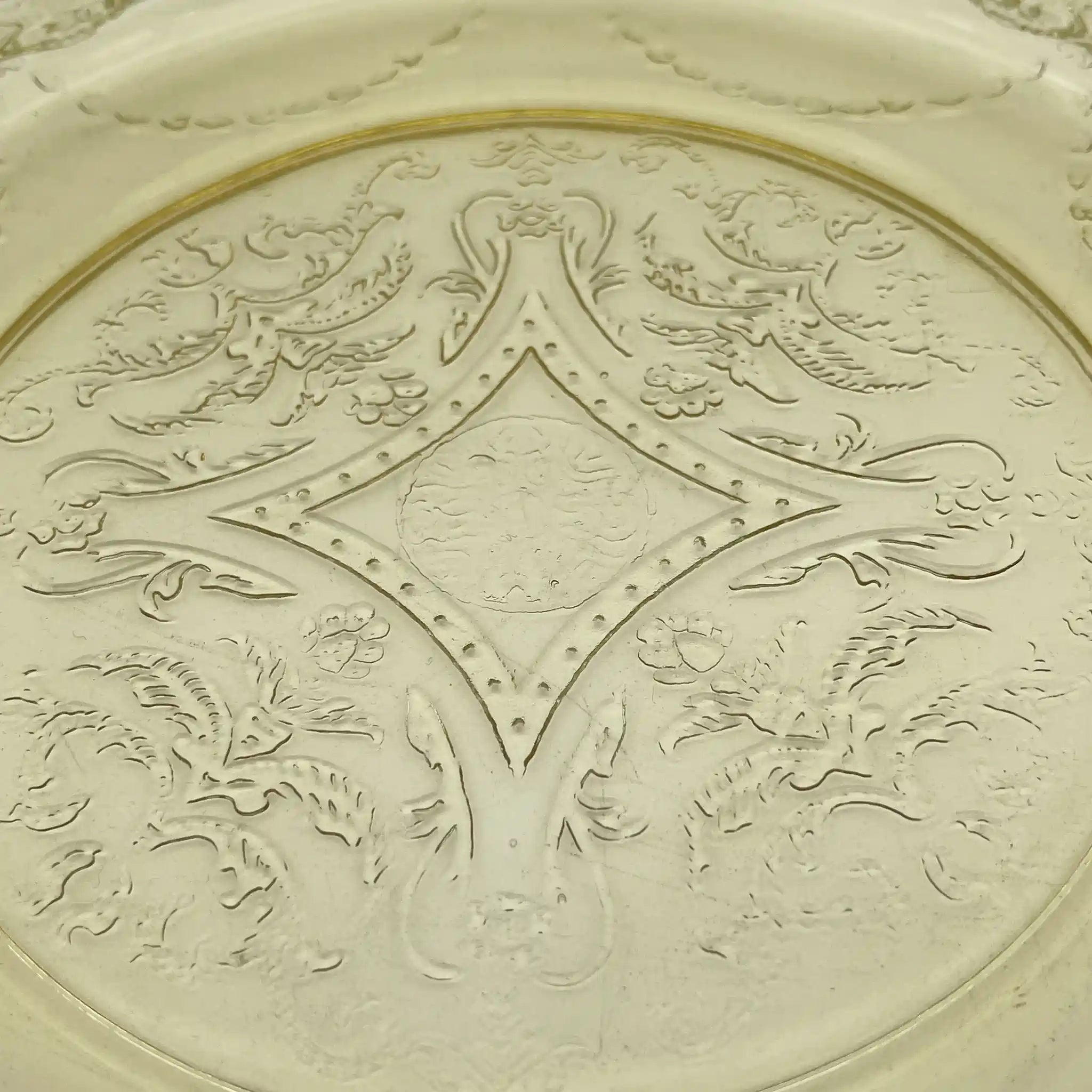 【复古】餐盘（主盘）/ Federal Glass（联邦玻璃）/ Madrid / 1930s /玻璃/美国/ depressing Glass， 压模成型，琥珀