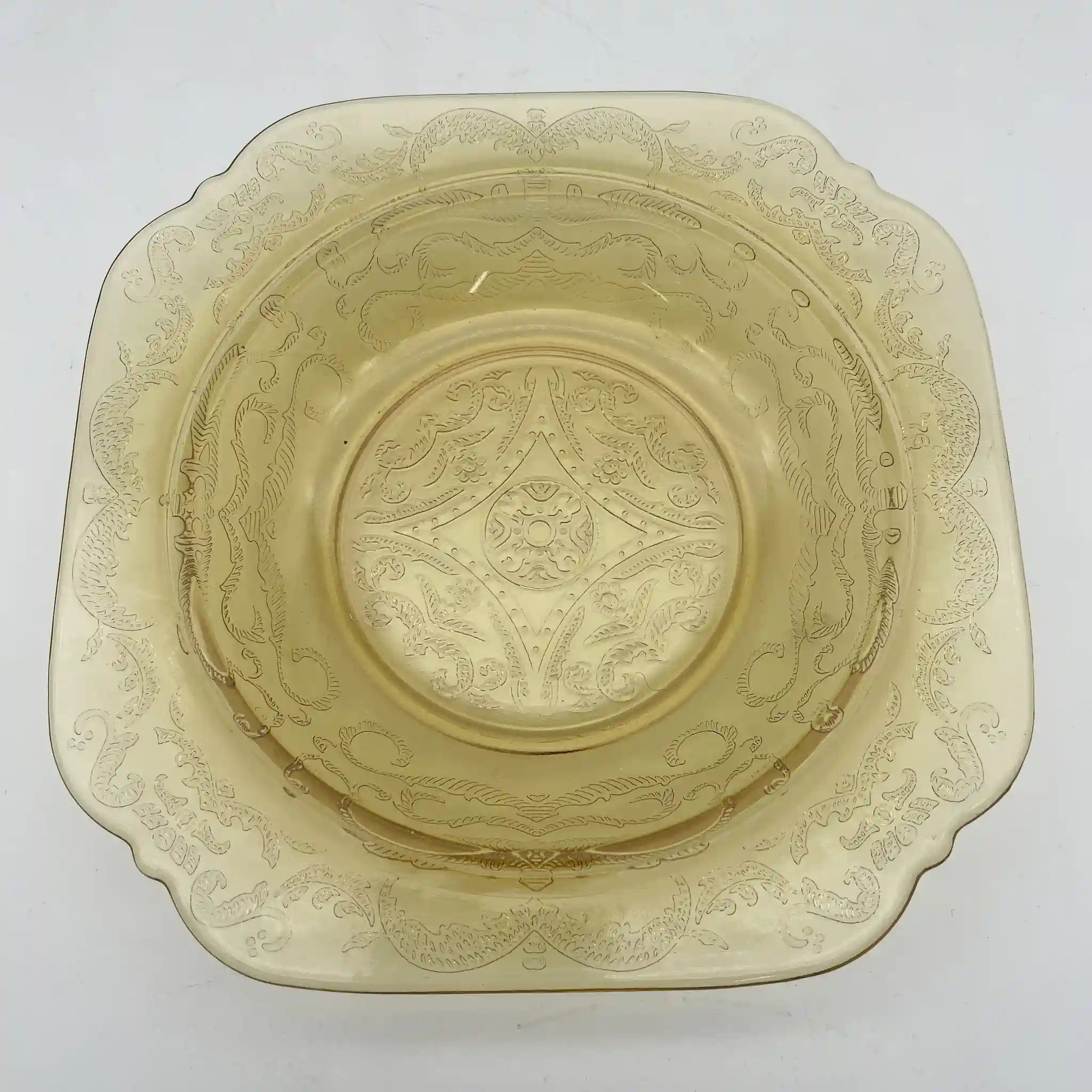[Vintage] Serving bowl with lid (large bowl) / Federal Glass / Madrid / Recollection / 1976 / Glass / America / Depression glass, embossed molding, amber