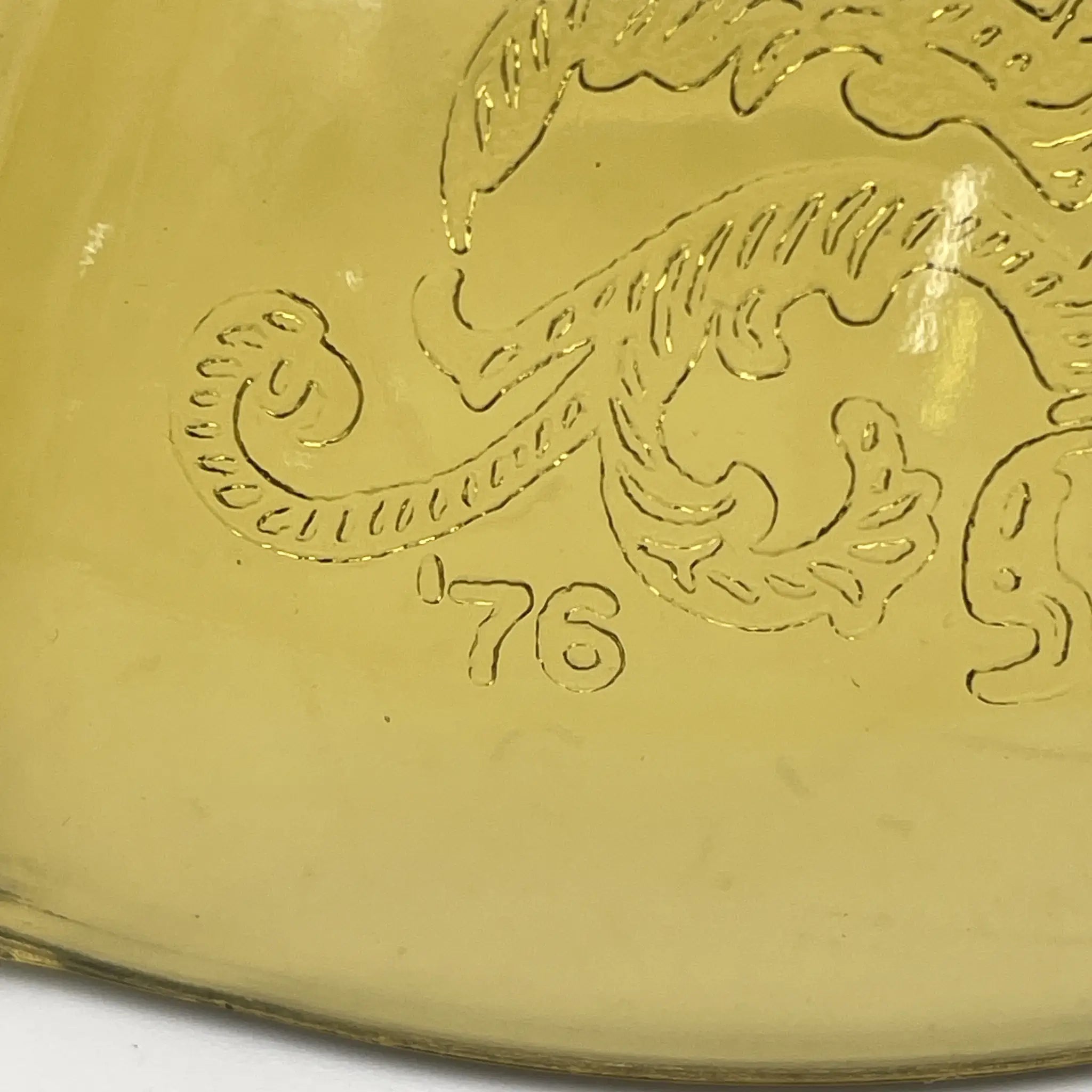 [Vintage] Serving bowl with lid (large bowl) / Federal Glass / Madrid / Recollection / 1976 / Glass / America / Depression glass, embossed molding, amber