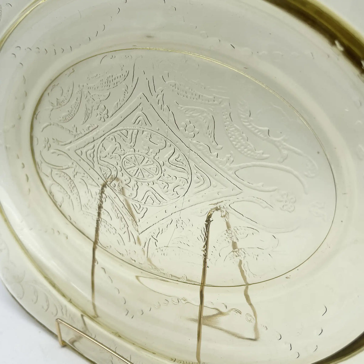 Federal Glass / Serving plate (platter) / Madrid / 1930s / Glass / America / Depression glass, embossed molding, amber, arabesque pattern / [Vintage]