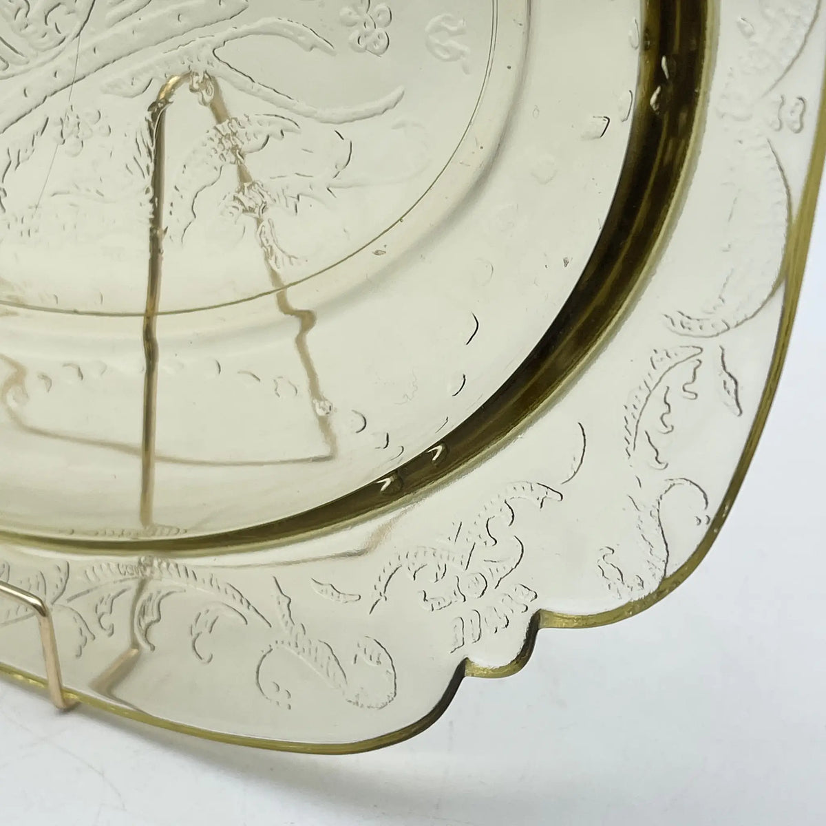 Federal Glass / Serving plate (platter) / Madrid / 1930s / Glass / America / Depression glass, embossed molding, amber, arabesque pattern / [Vintage]