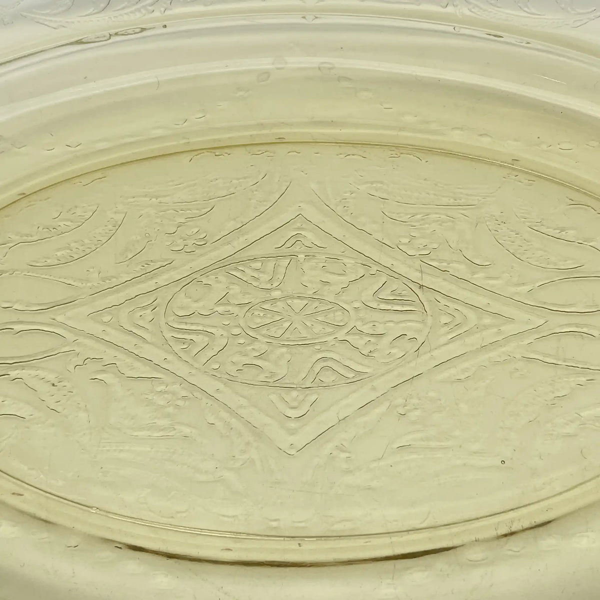 Federal Glass / Serving plate (platter) / Madrid / 1930s / Glass / America / Depression glass, embossed molding, amber, arabesque pattern / [Vintage]