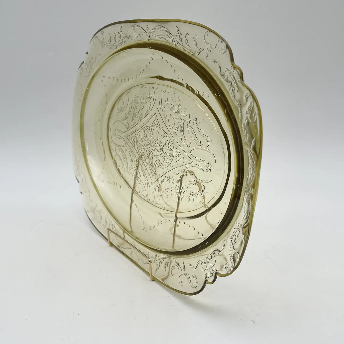 Federal Glass / Serving plate (platter) / Madrid / 1930s / Glass / America / Depression glass, embossed molding, amber, arabesque pattern / [Vintage]