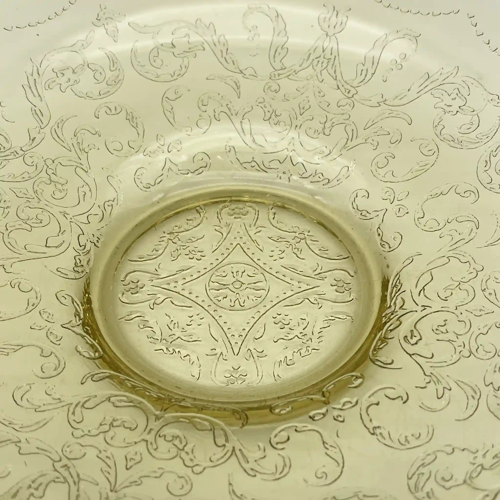 [Vintage] Serving plate (platter) / Federal Glass / Madrid / 1930s / Glass / America / Depression glass, embossed molding, amber