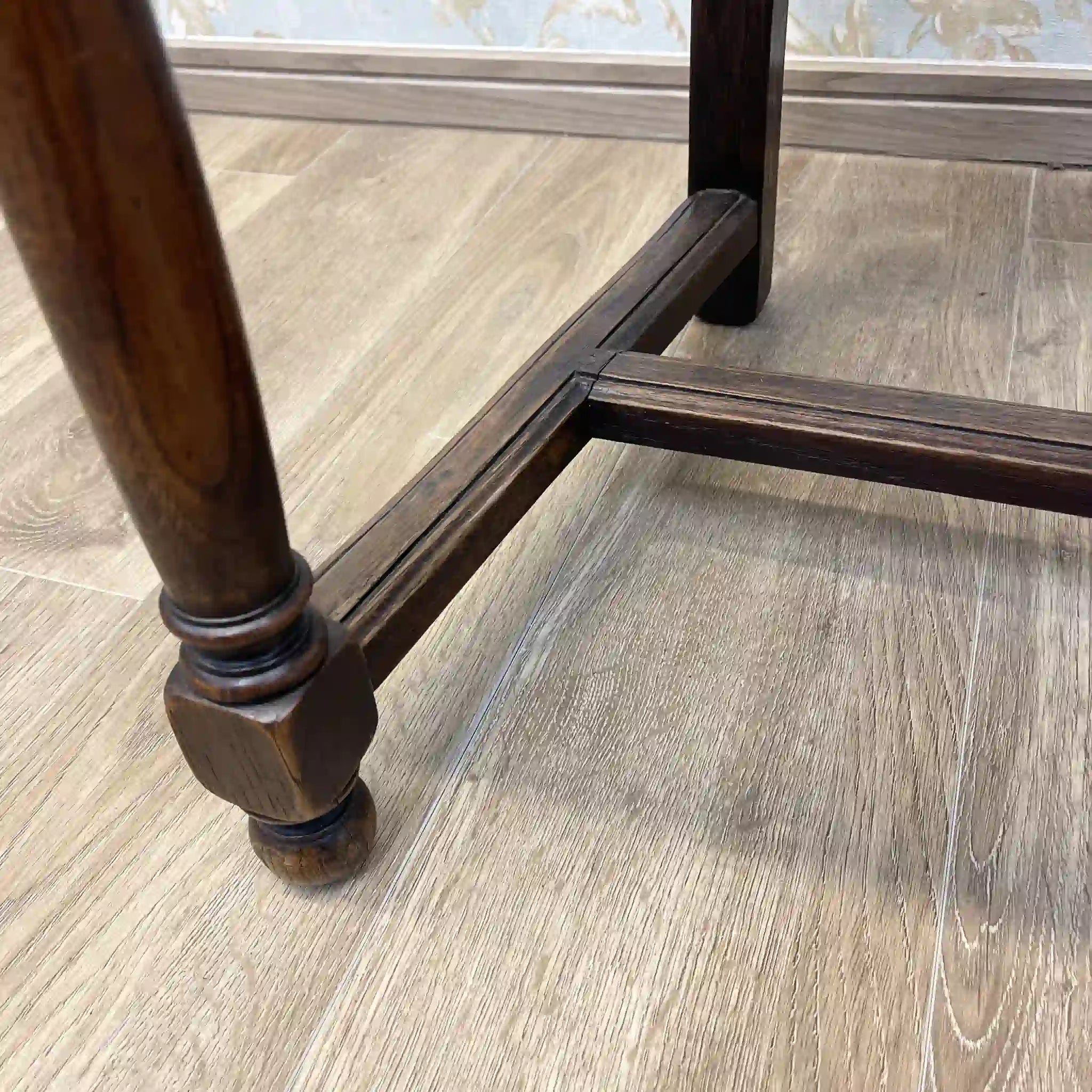 [Antique] Hall chair / estimated around 1900 / oak / England / baluster, shell
