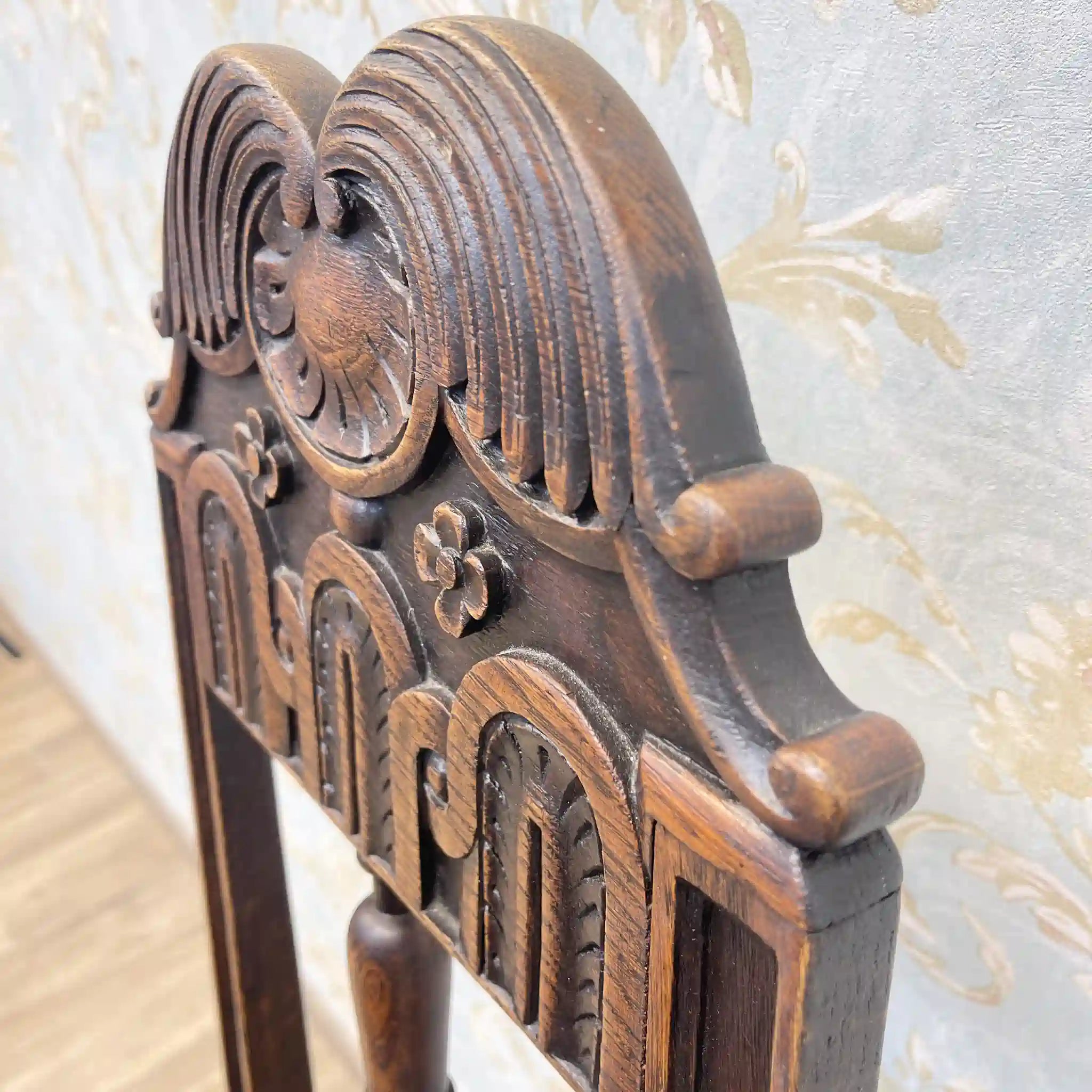 [Antique] Hall chair / estimated around 1900 / oak / England / baluster, shell