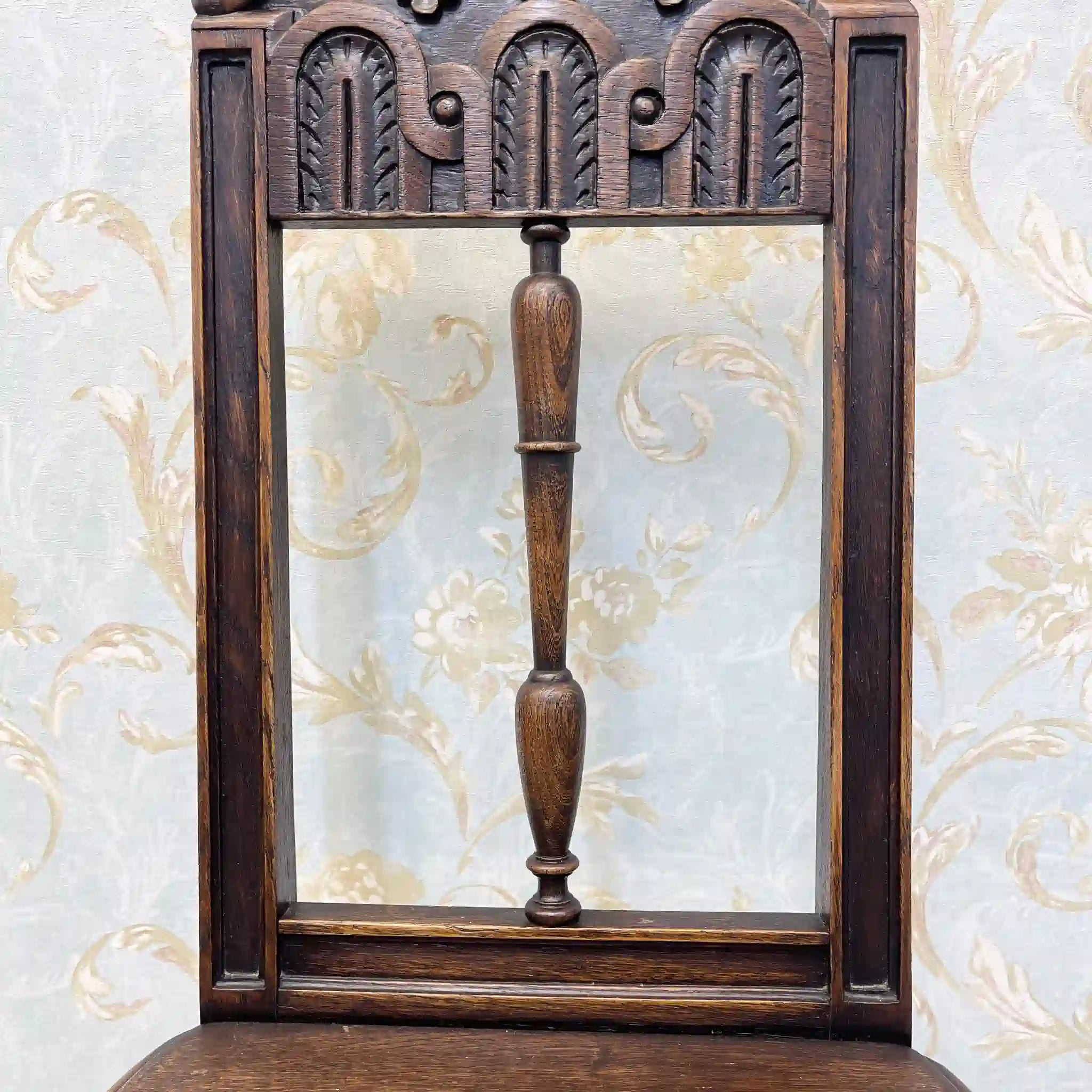 [Antique] Hall chair / estimated around 1900 / oak / England / baluster, shell
