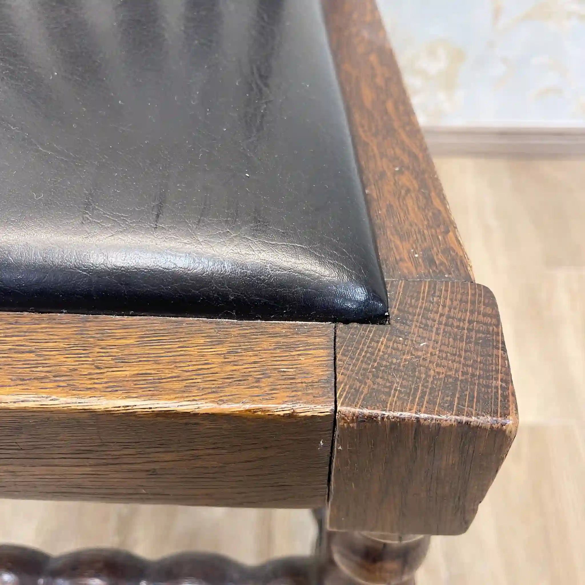 [Antique] Dining chair / Jacobean style / Estimated early 19th century / Oak / England / Bobbin turning, slat back