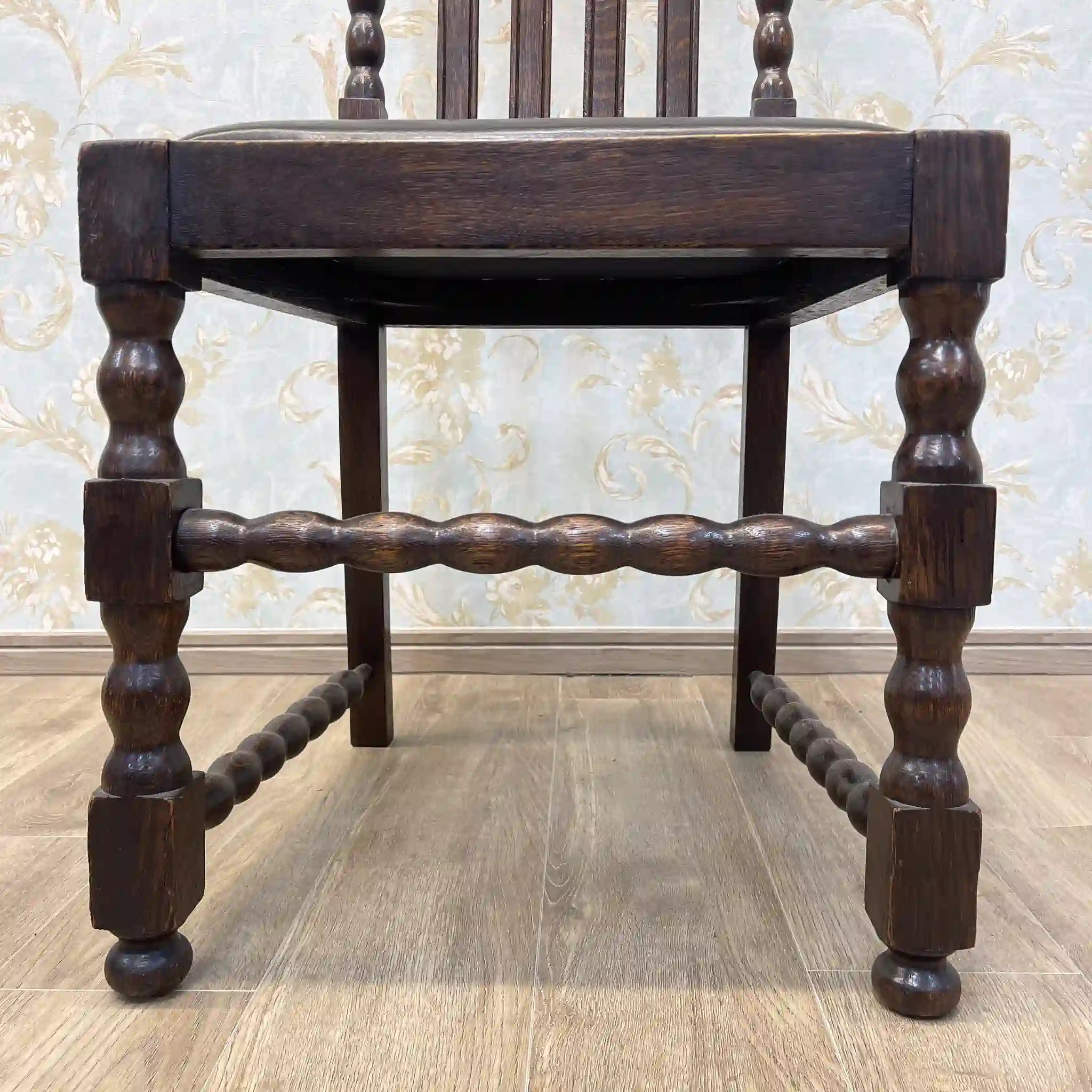 [Antique] Dining chair / Jacobean style / Estimated early 19th century / Oak / England / Bobbin turning, slat back