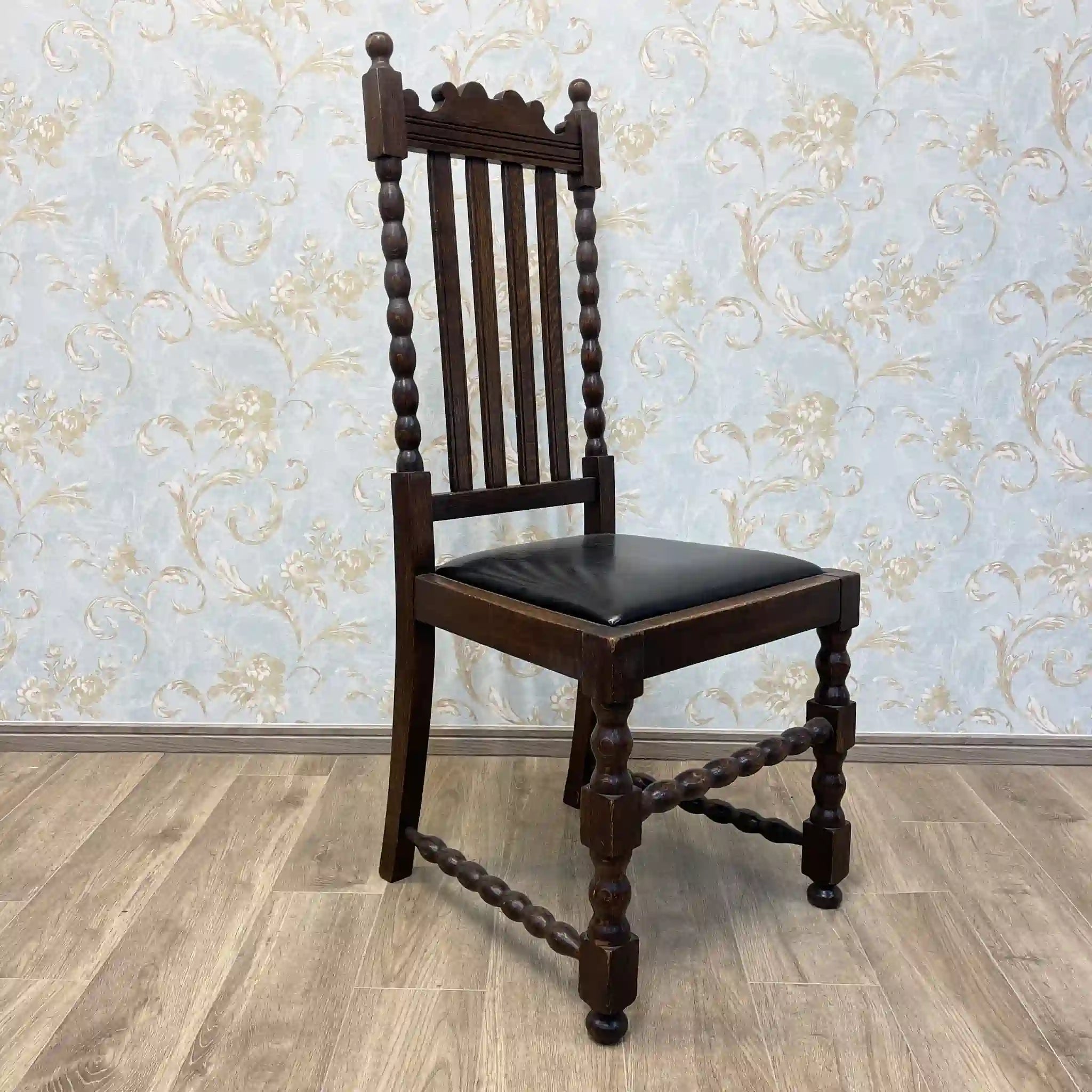 [Antique] Dining chair / Jacobean style / Estimated early 19th century / Oak / England / Bobbin turning, slat back