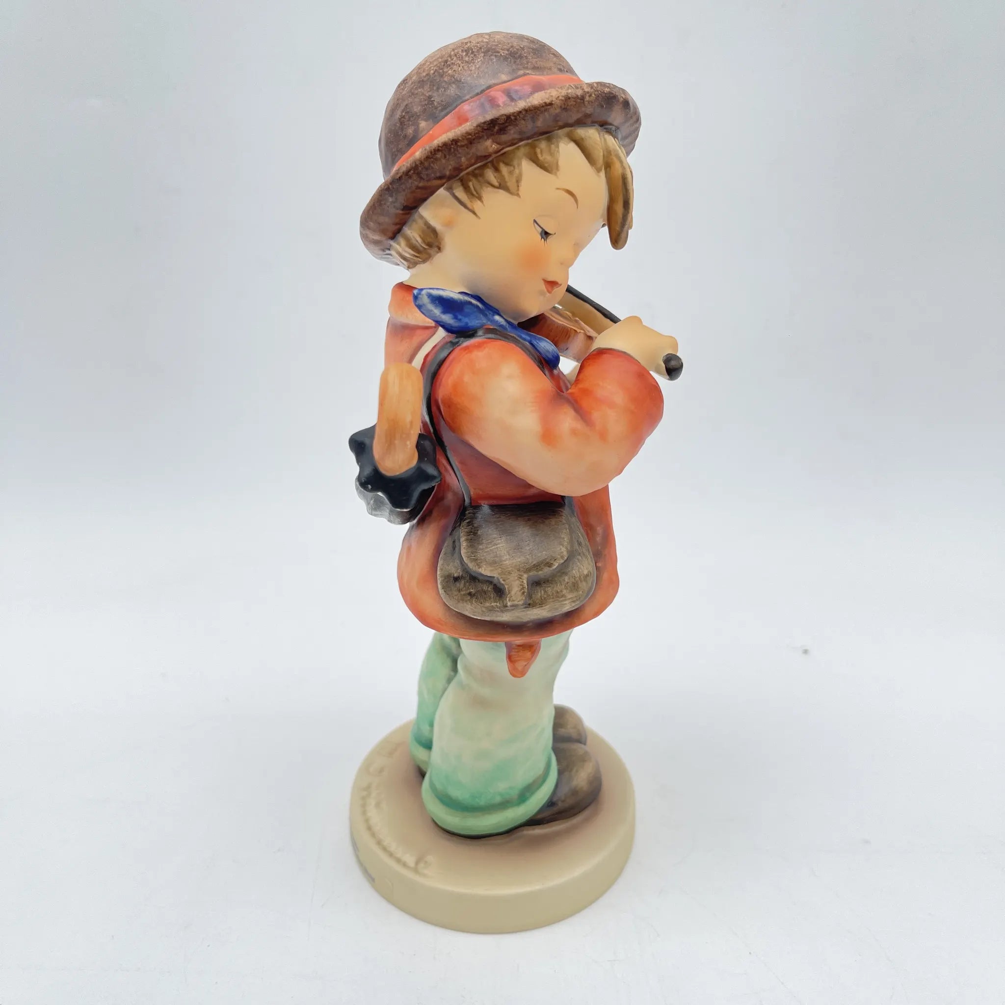 [Reuse] Figurine (Hummel doll) / Goebel / Little Fiddler / Estimated 1990 / Pottery / Germany / Maria Innocentia Hummel, hand-colored