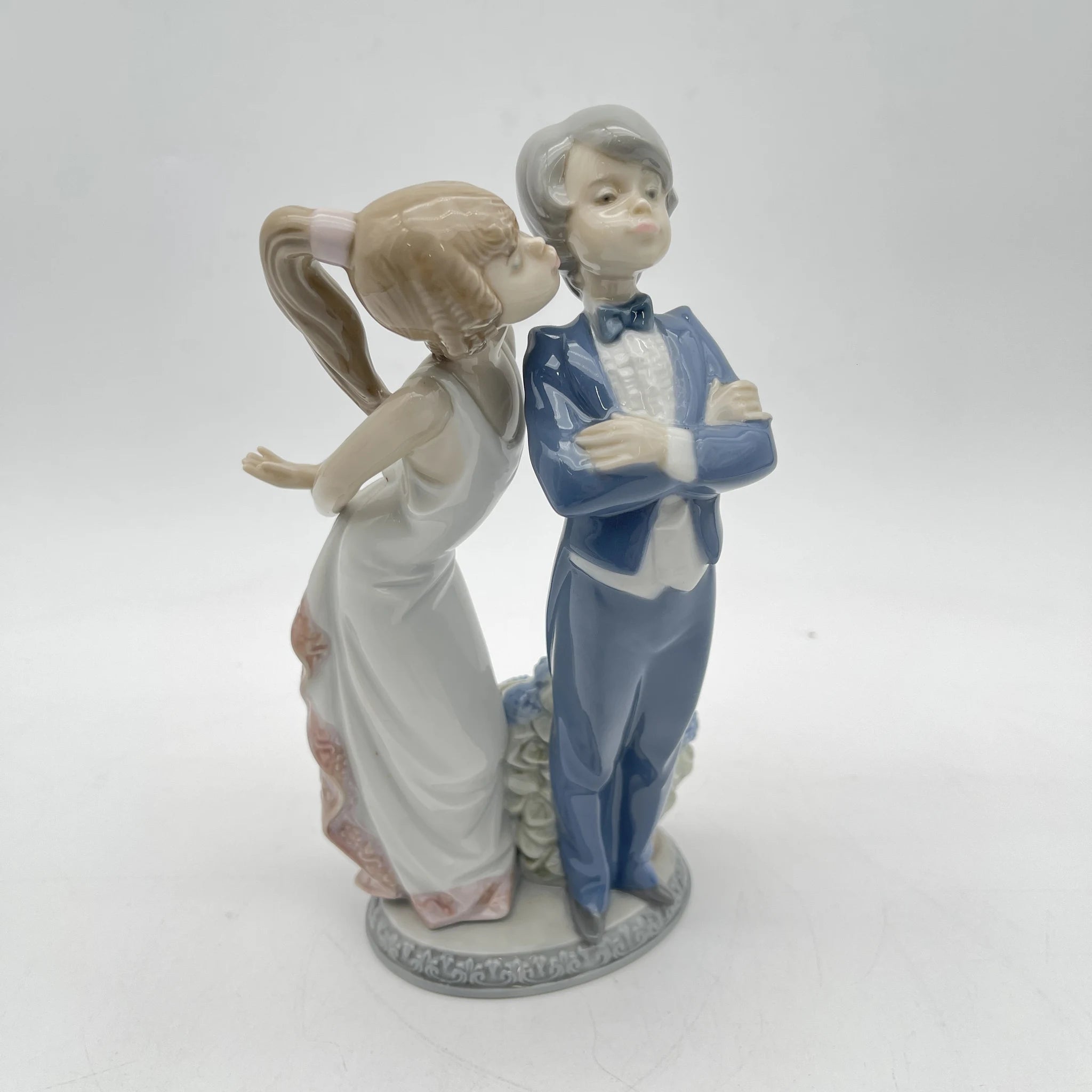 【リユース】 フィギュリン (陶磁器人形) / LLADRÓ (リヤドロ) / 推定1990-2000s / 磁器 / スペイン / パステルカラー