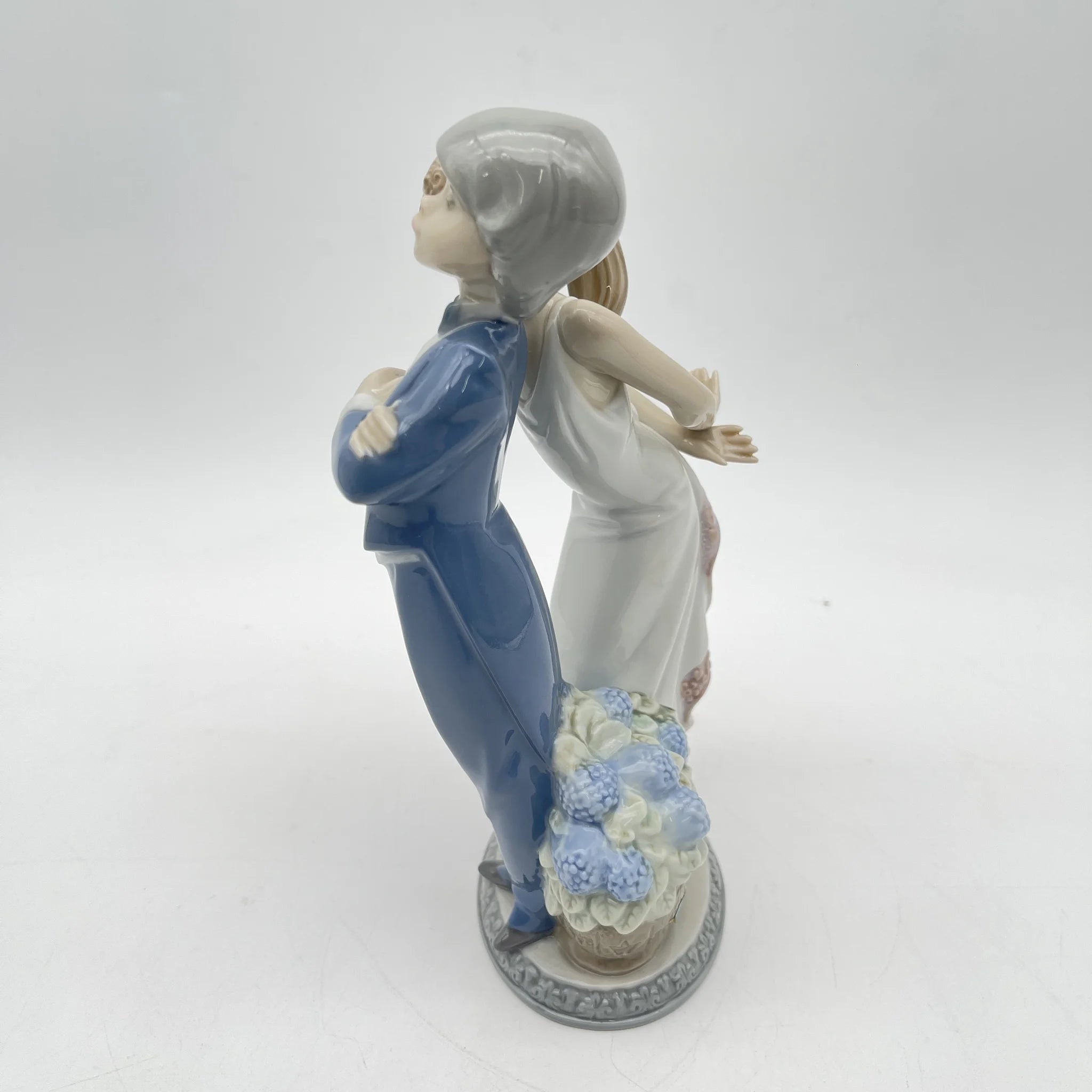 【リユース】 フィギュリン (陶磁器人形) / LLADRÓ (リヤドロ) / 推定1990-2000s / 磁器 / スペイン / パステルカラー