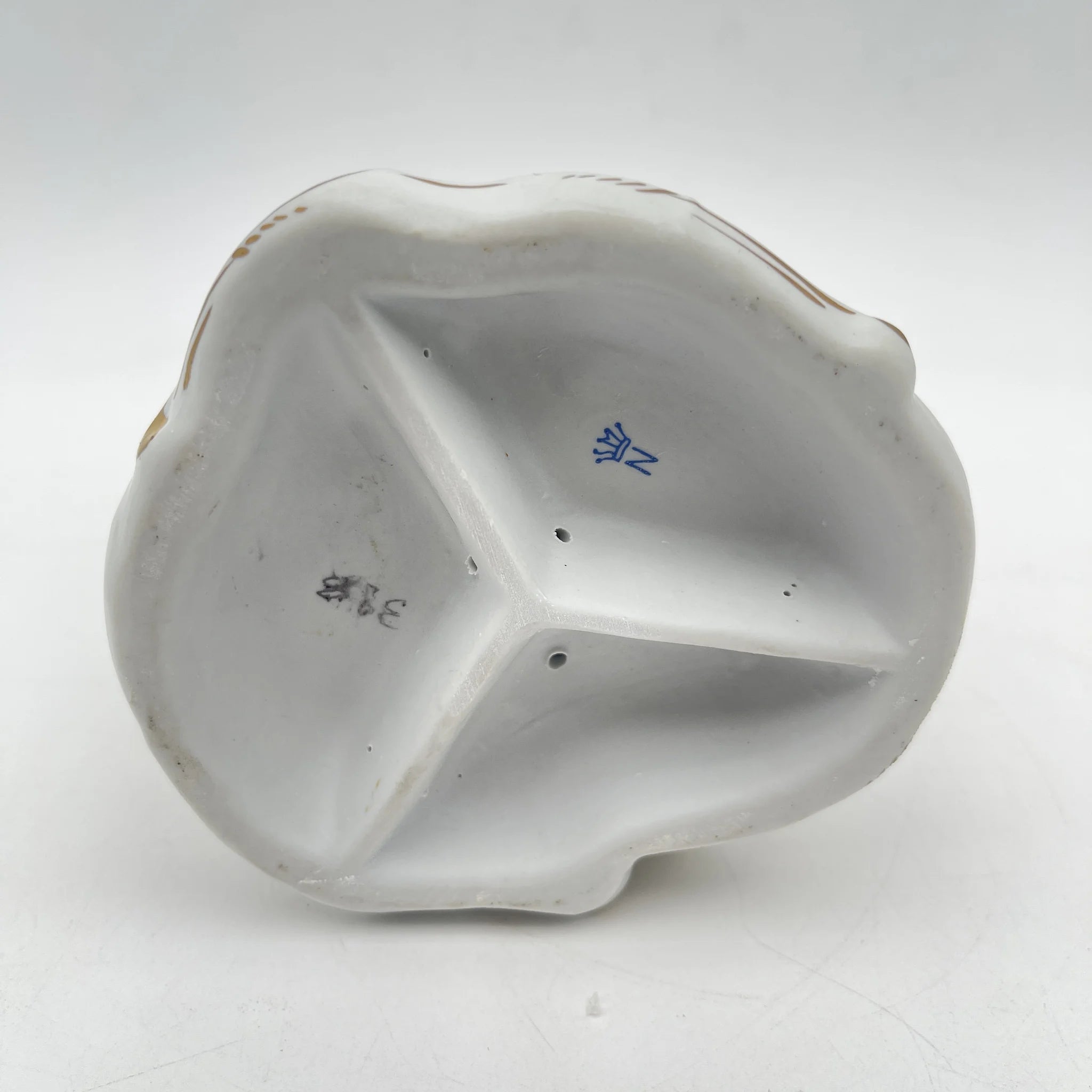 【复古】公仔（陶瓷娃娃）/卡波迪蒙特瓷器/估计20c中后期/瓷器/意大利/普塞林蕾丝