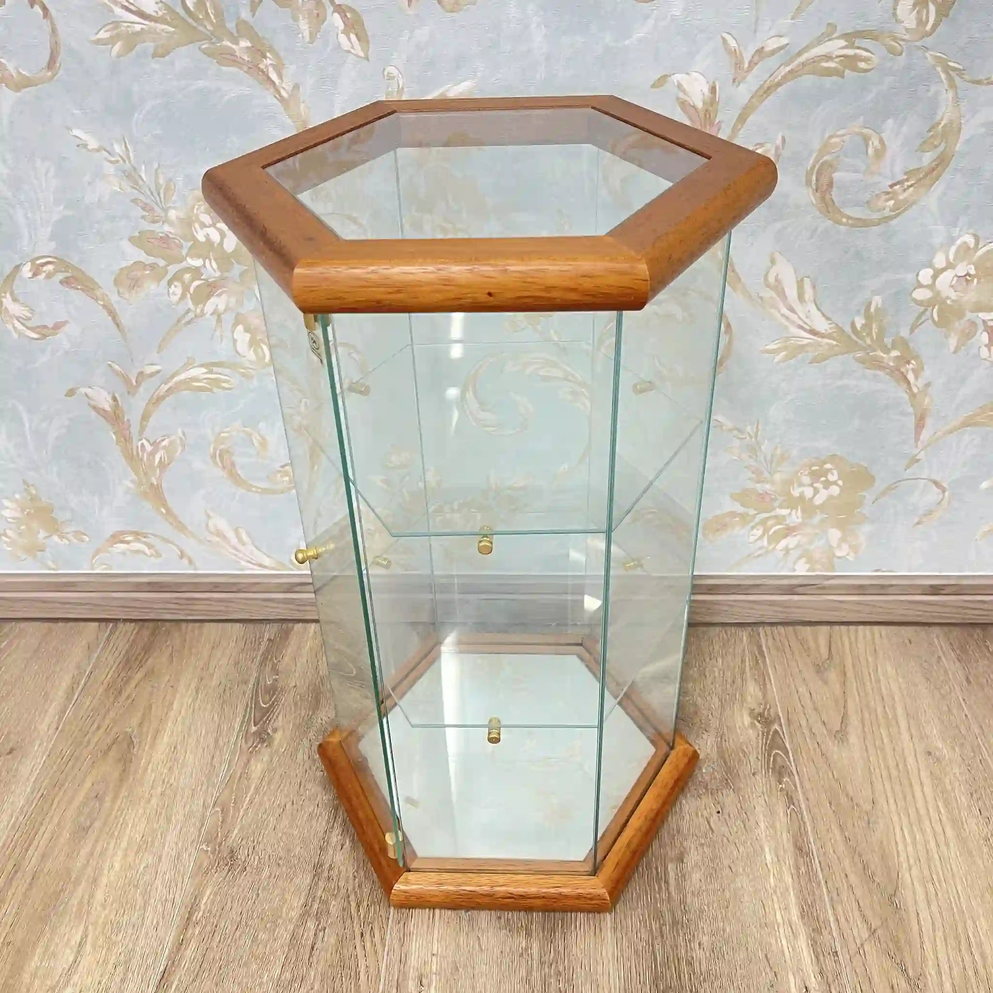 [Reuse] Showcase / Estimated 1990-2000s / Beech wood / Italy / Hexagon