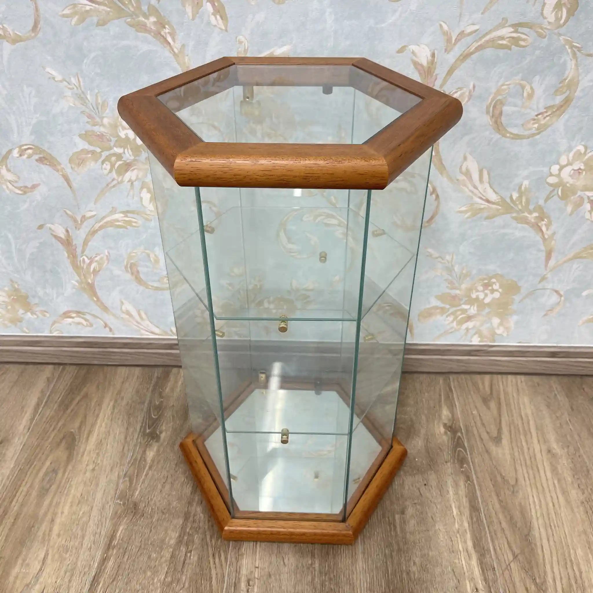 [Reuse] Showcase / Estimated 1990-2000s / Beech wood / Italy / Hexagon