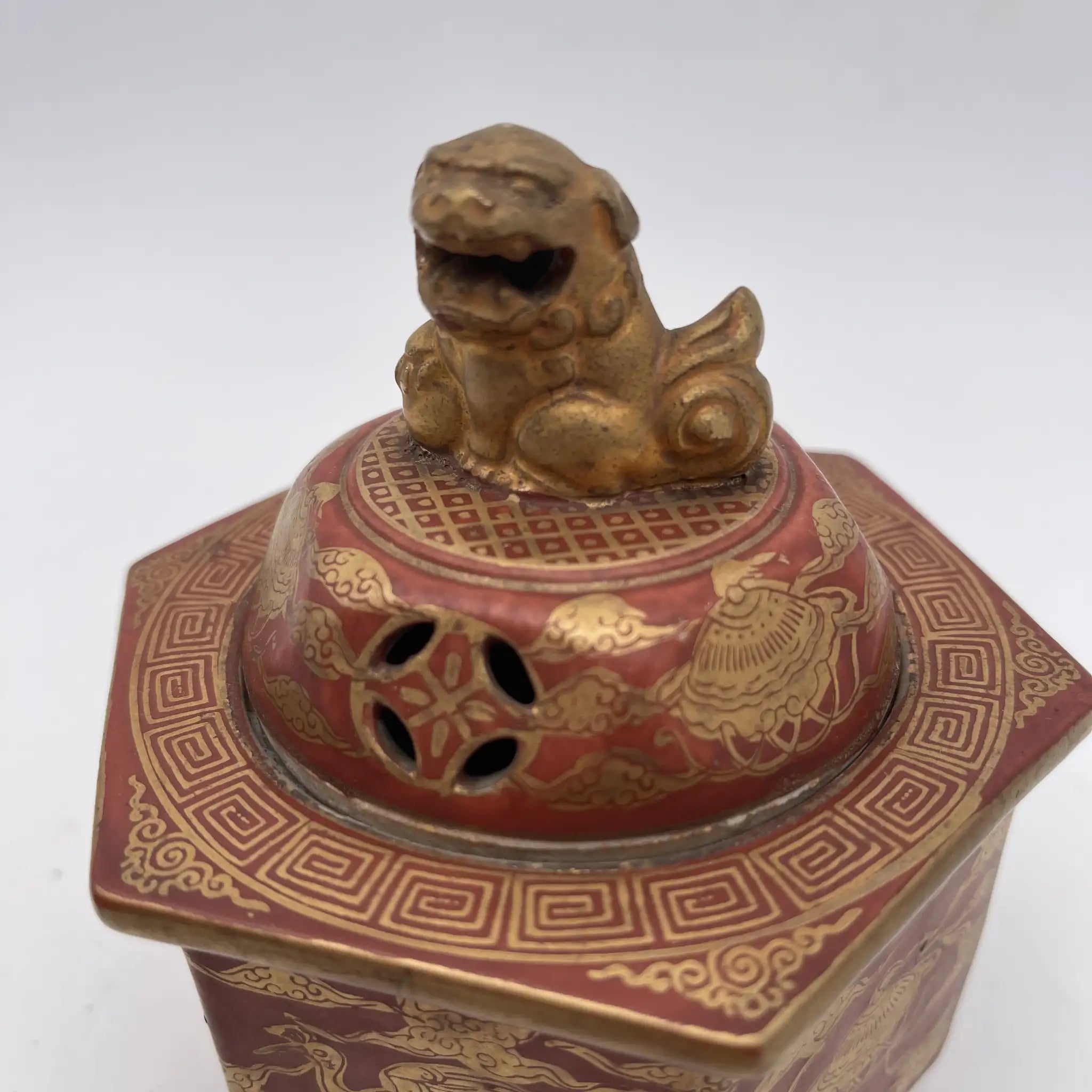 骨董品】 香炉 / 明治末-大正 / 陶器 / 日本 / 六角形, 獅子, 鳳凰, 雷