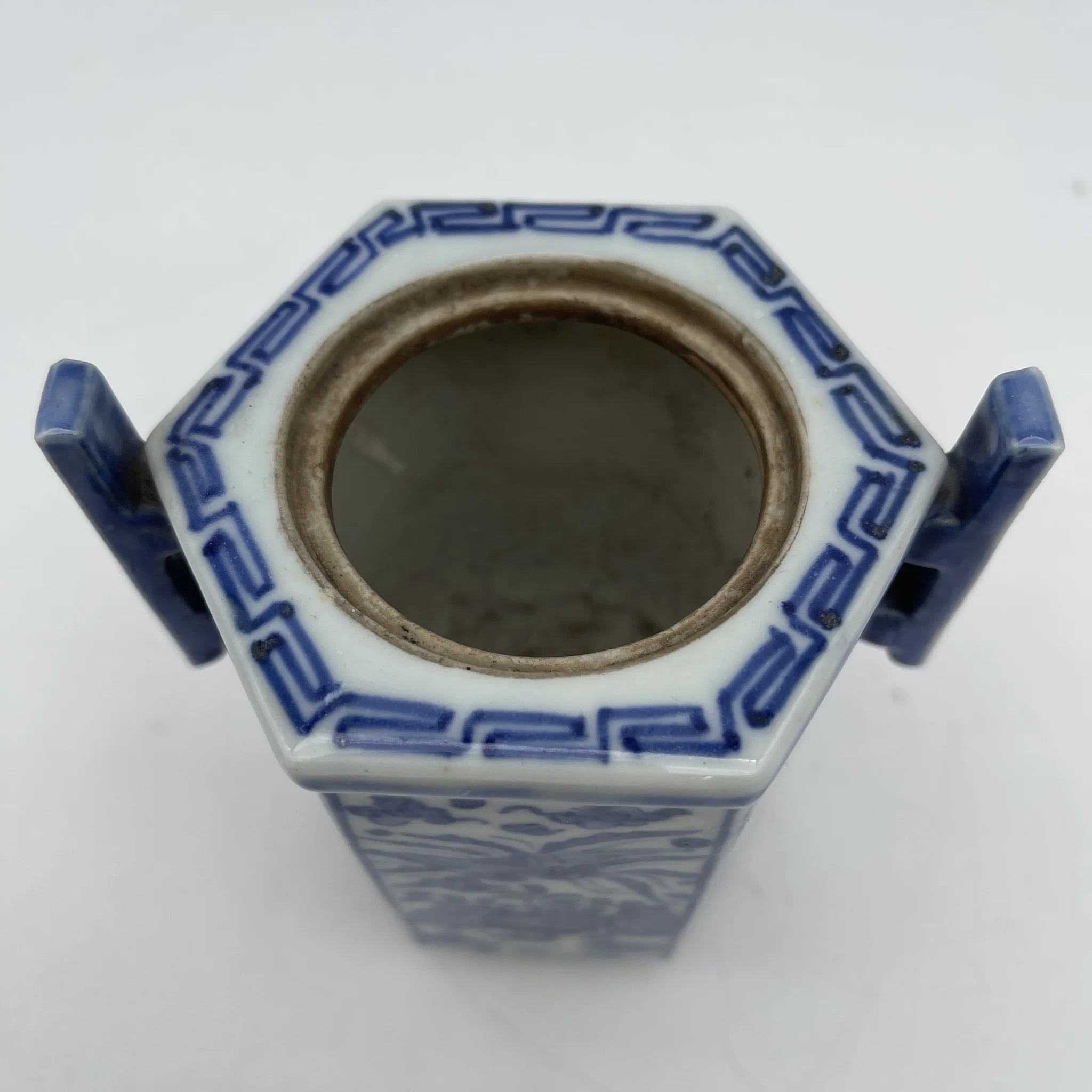[Vintage] Incense burner / Shozui / Estimated mid-late 20C / Porcelain / Japan / Lion, phoenix, blue flower