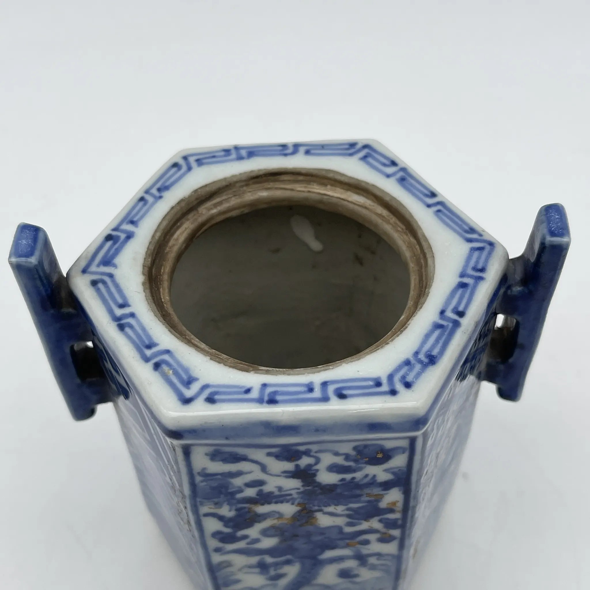 [Vintage] Incense burner / Shozui / Estimated mid-late 20C / Porcelain / Japan / Lion, phoenix, blue flower