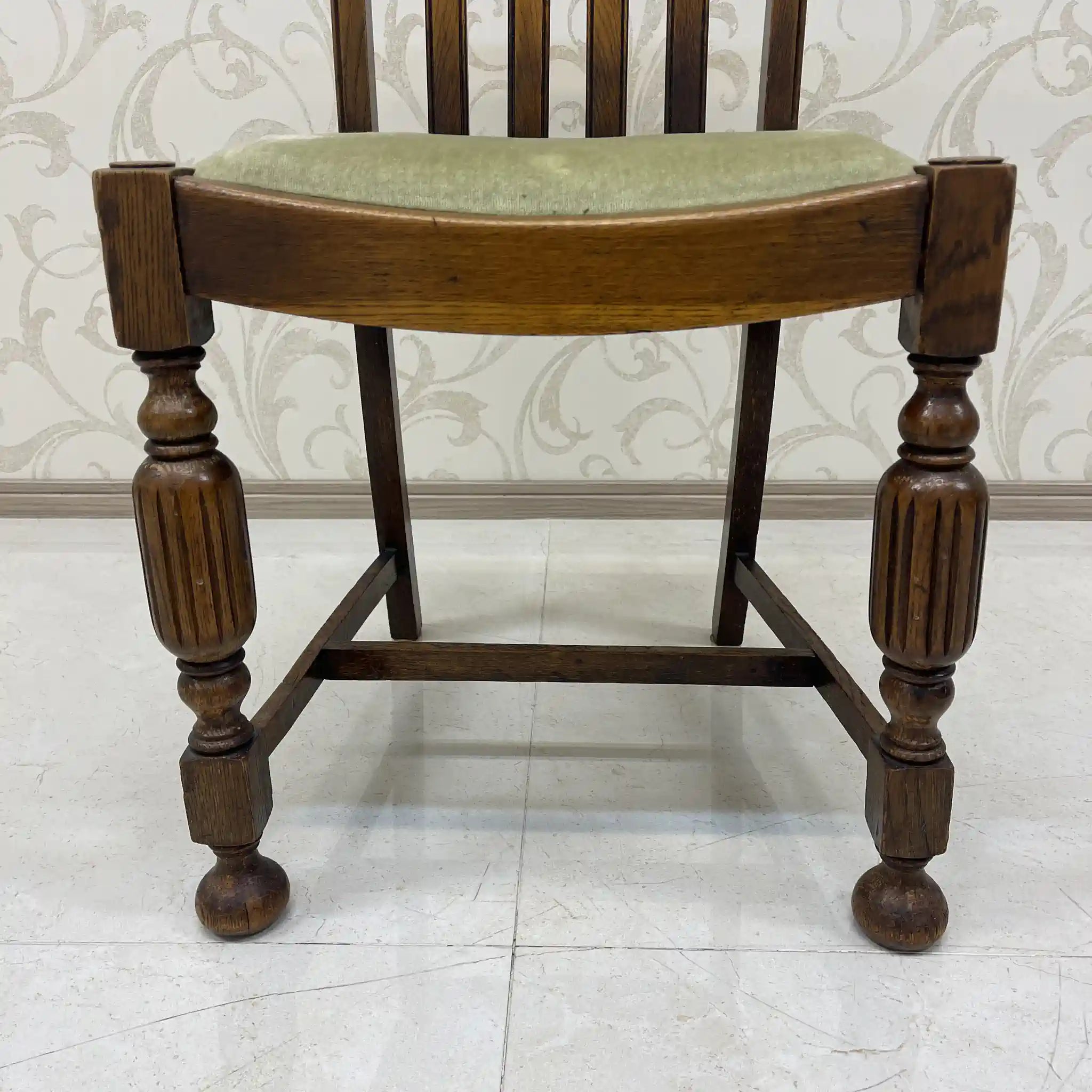 [Vintage] Dining chair / Estimated early mid-20s / Oak / England / Bullboss legs