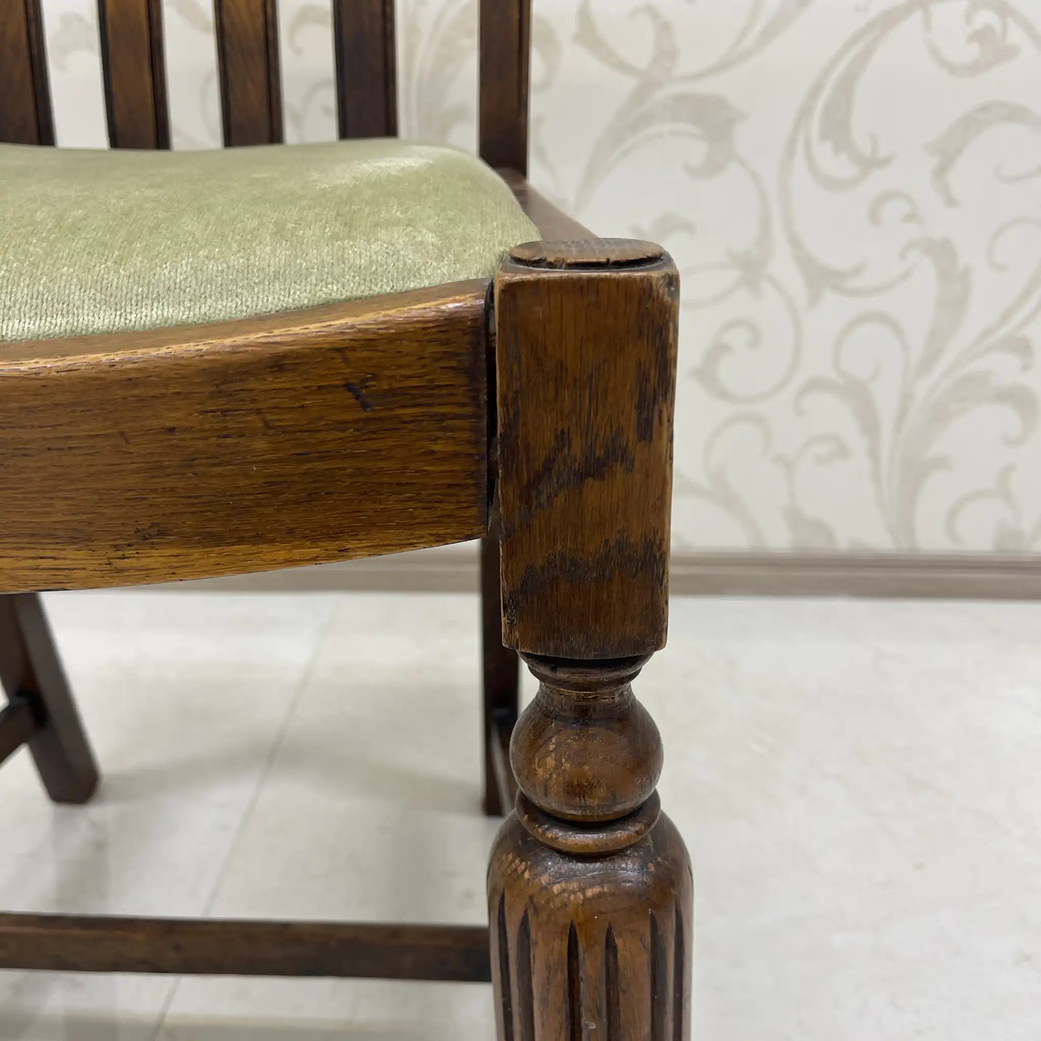 [Vintage] Dining chair / Estimated early mid-20s / Oak / England / Bullboss legs