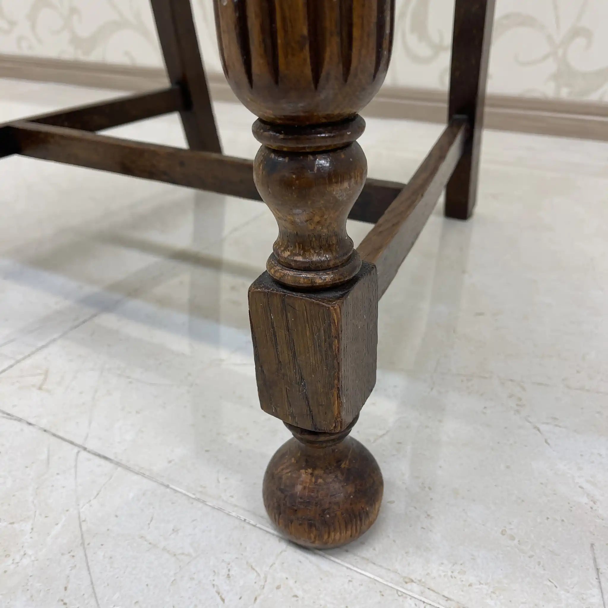 [Vintage] Dining chair / Estimated early mid-20s / Oak / England / Bullboss legs