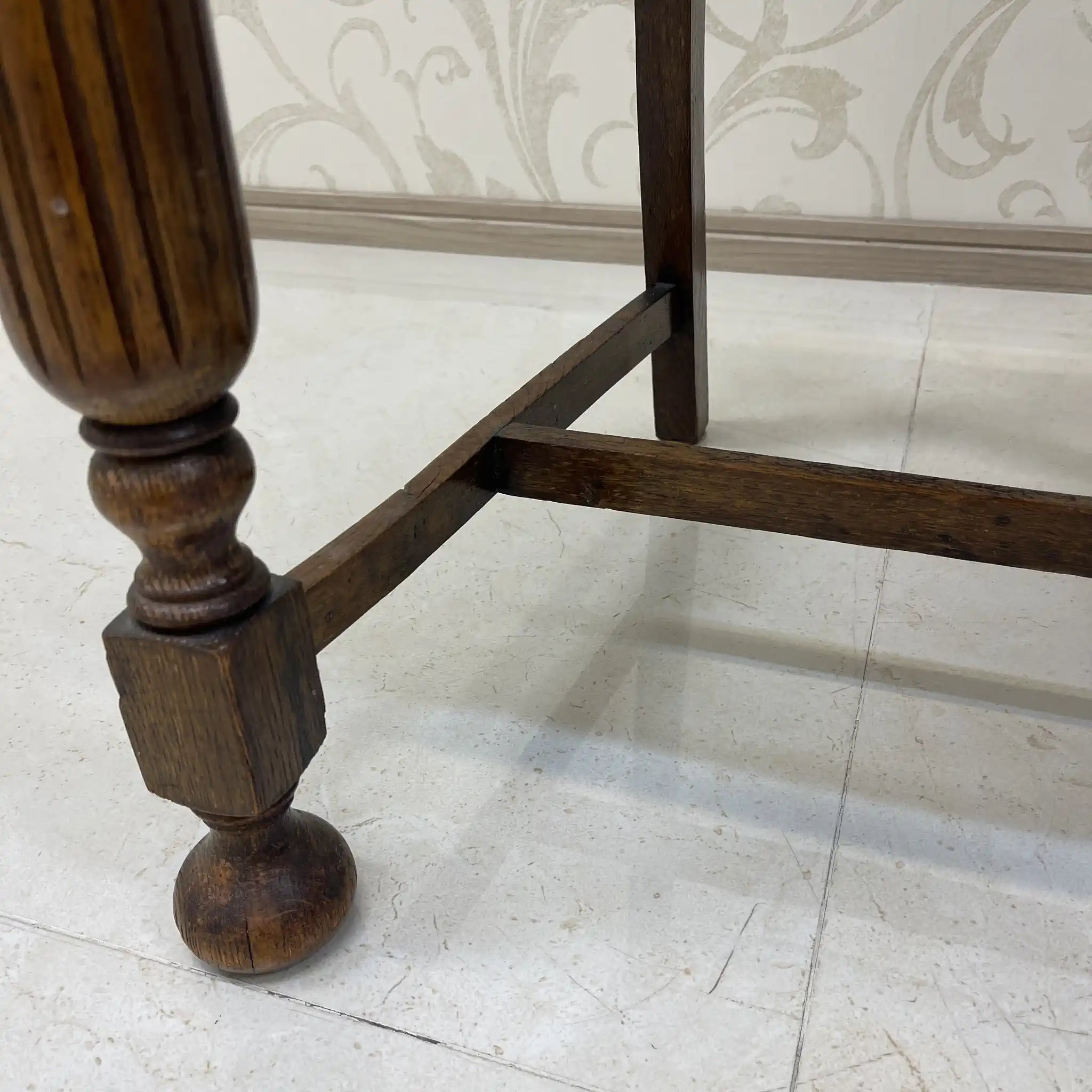 [Vintage] Dining chair / Estimated early mid-20s / Oak / England / Bullboss legs