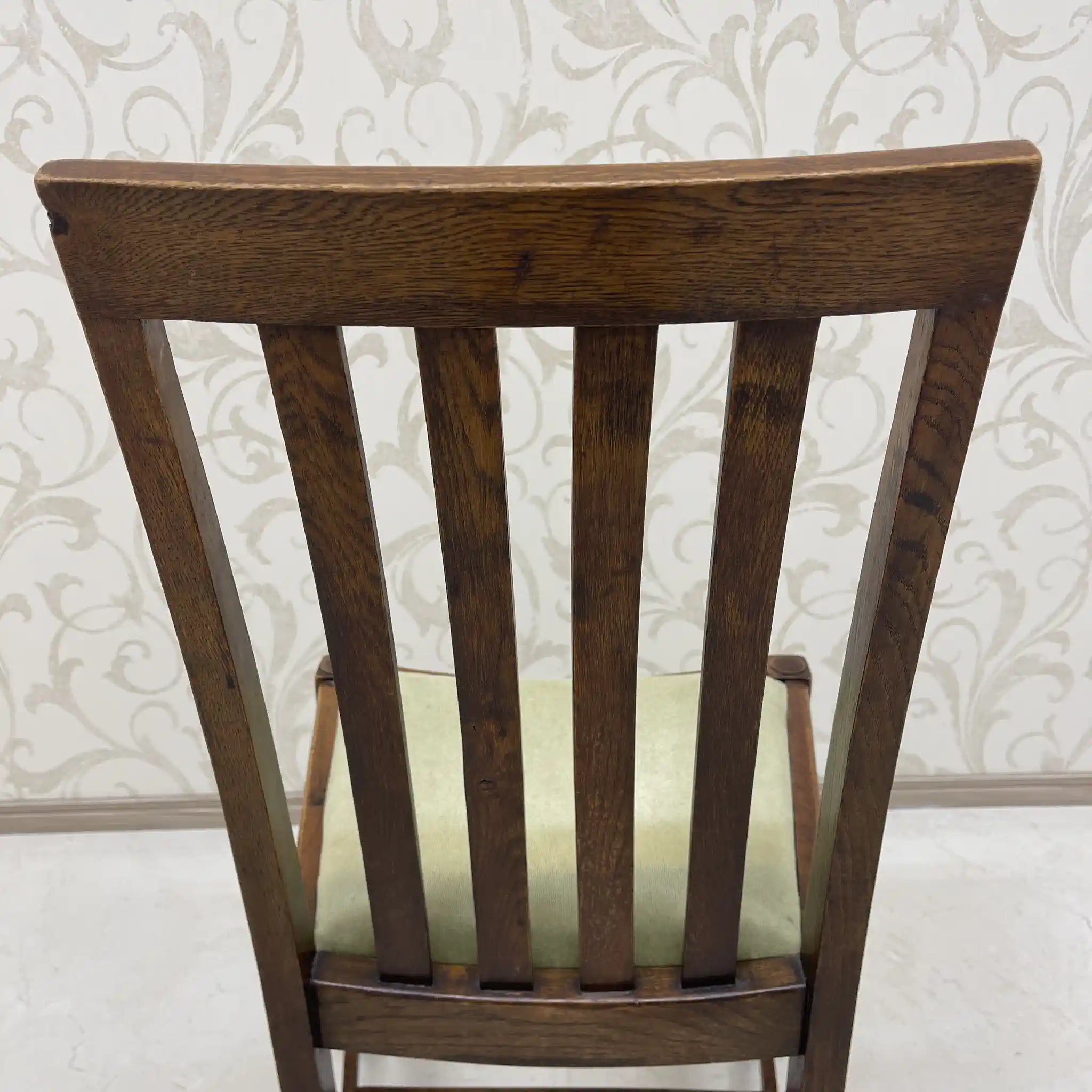 [Vintage] Dining chair / Estimated early mid-20s / Oak / England / Bullboss legs